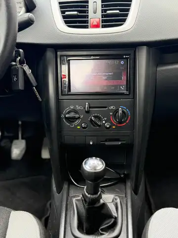 Peugeot 207 view 10