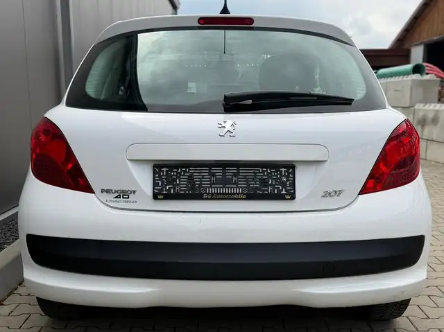 Peugeot 207 view 6