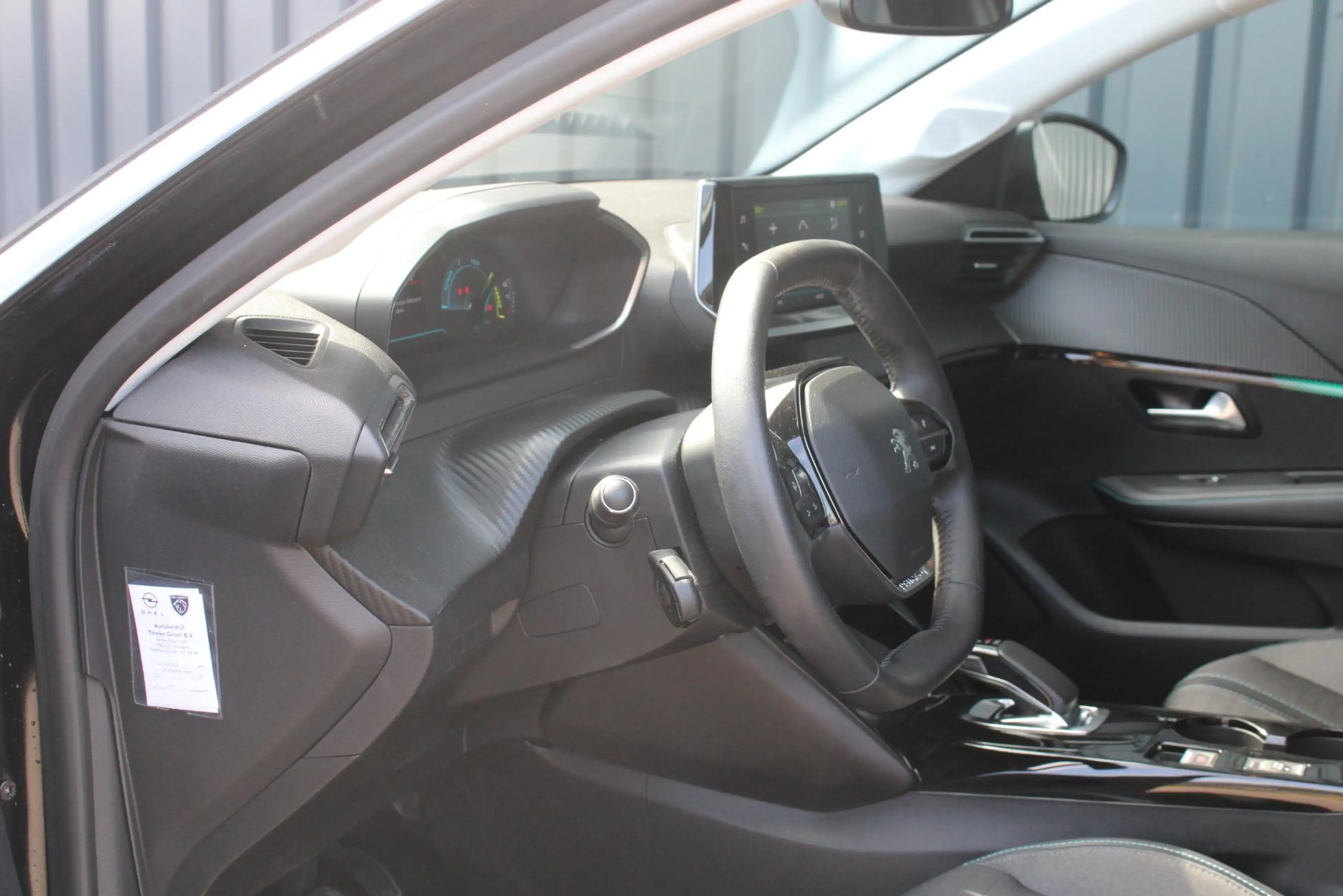 Peugeot e-208 EV Allure 50 kWh Carplay | Climate Control | Parke — photo 11