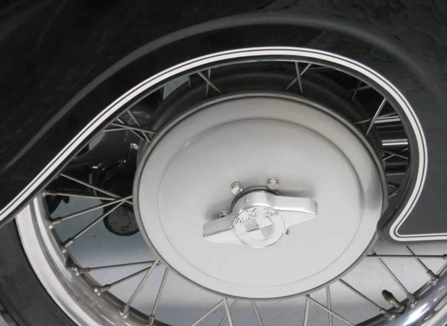 BMW R 60 Nieuwstaat Negro - 2