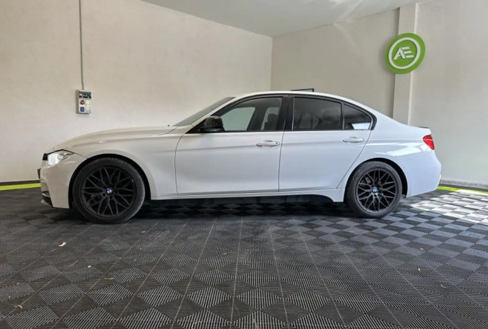 BMW 320 320iA 184ch Luxury Blanc - 2