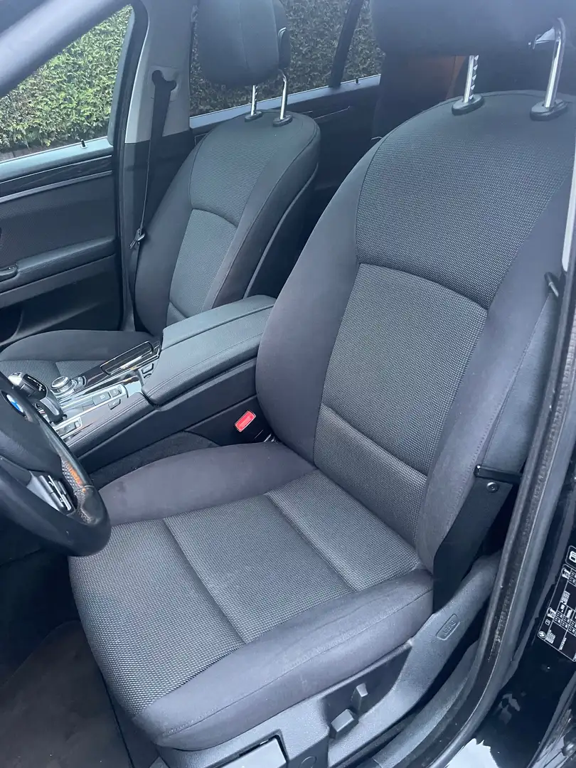 BMW 520 520i Touring Sport-Aut. Negru - 2