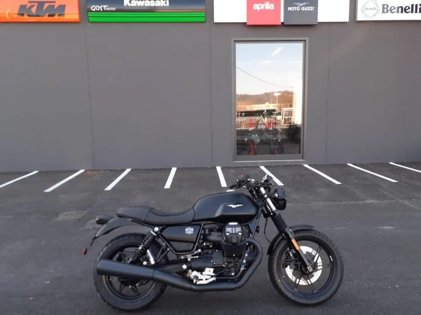 Moto Guzzi V 7 - 1