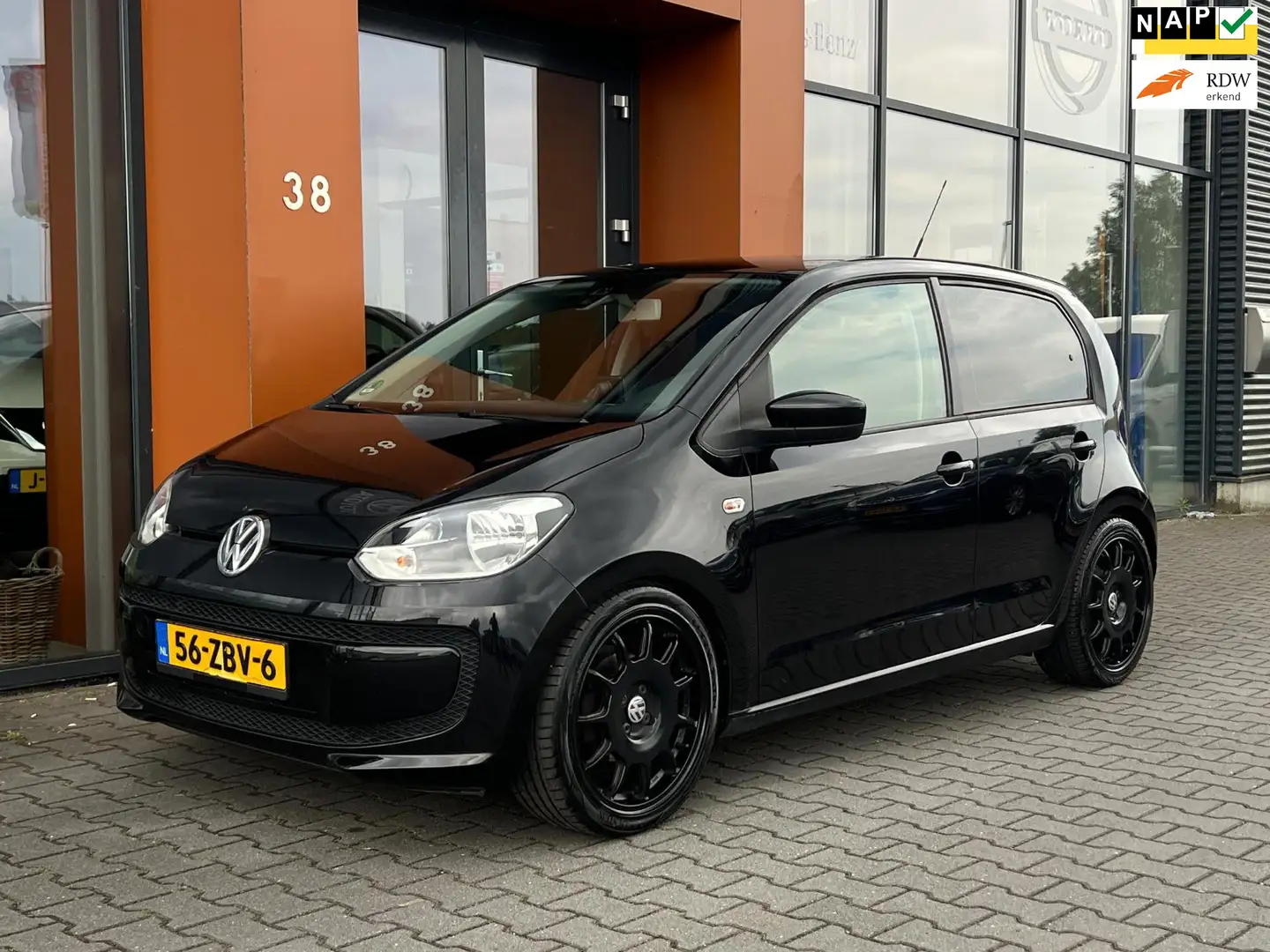 Volkswagen up! 1.0 move up! BleuM|AUX|Airco|Isofix|17"|NAP Zwart - 1