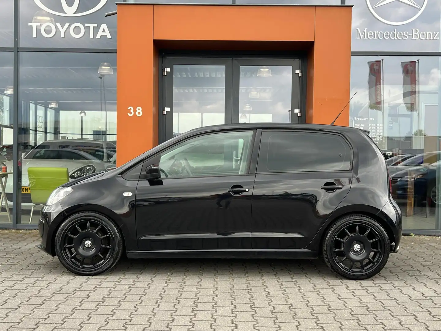 Volkswagen up! 1.0 move up! BleuM|AUX|Airco|Isofix|17"|NAP Zwart - 2