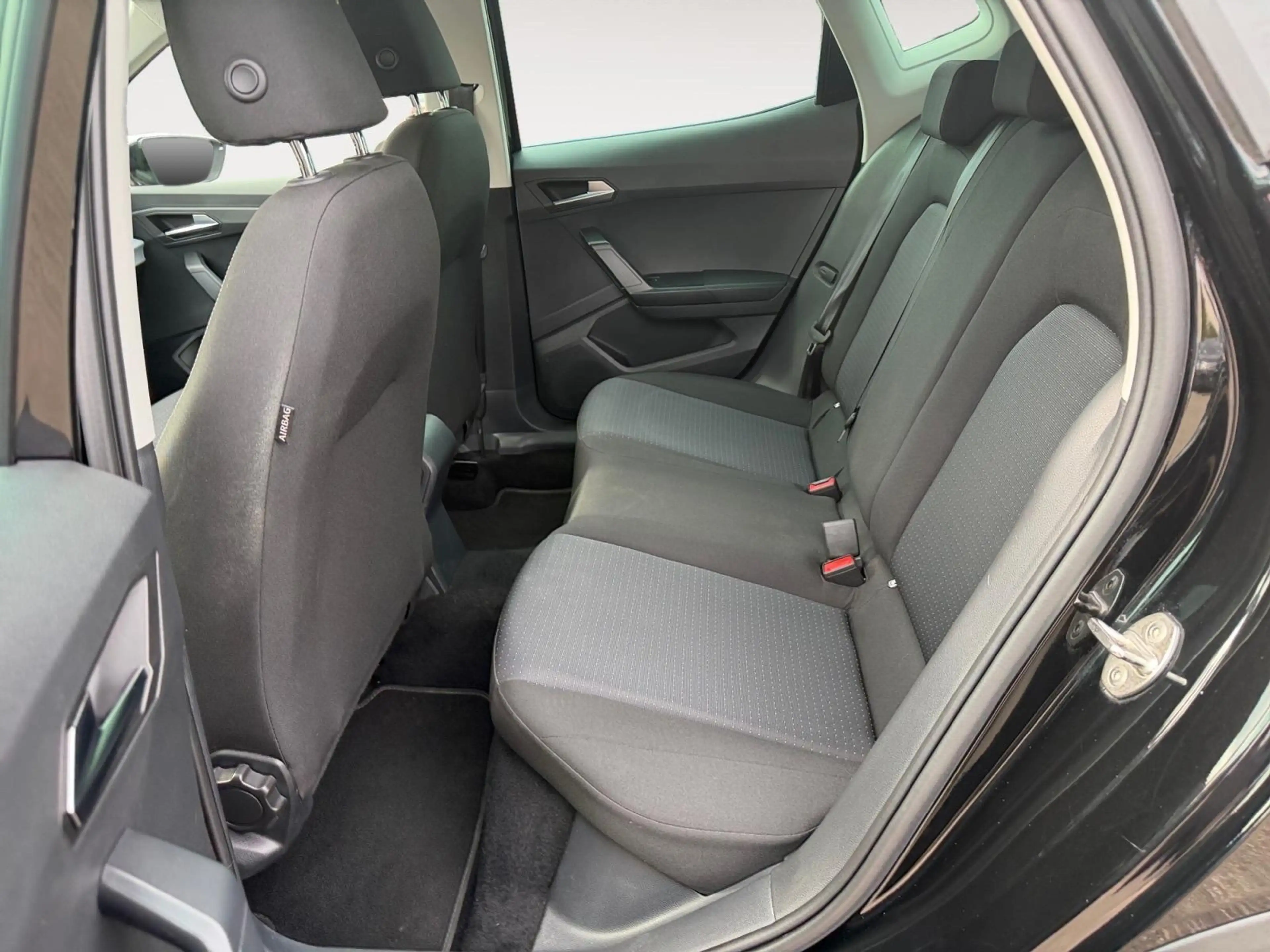 SEAT Arona 1.0 TSI Style DSG RFK | NAVI | LED | SZH — photo 5