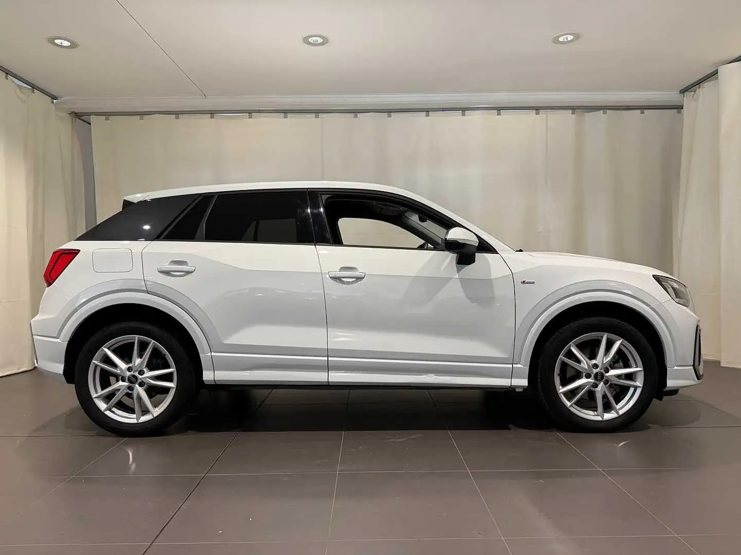 Audi Q2 35 TDI S tronic S line Edition Blanc - 2