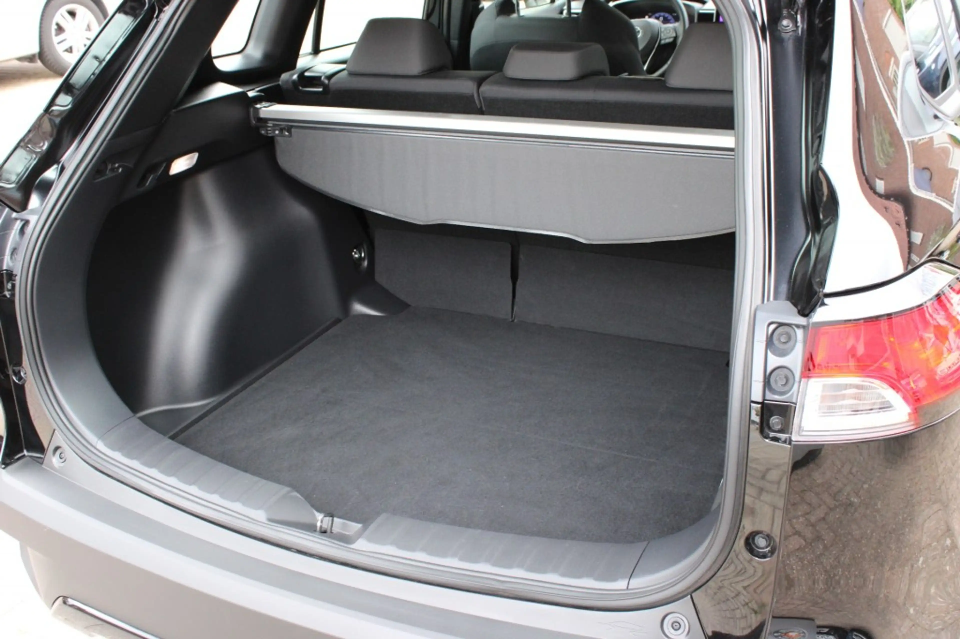 Toyota Corolla Cross HYBRID 140 STYLE / Rijklaarprijs — photo 9