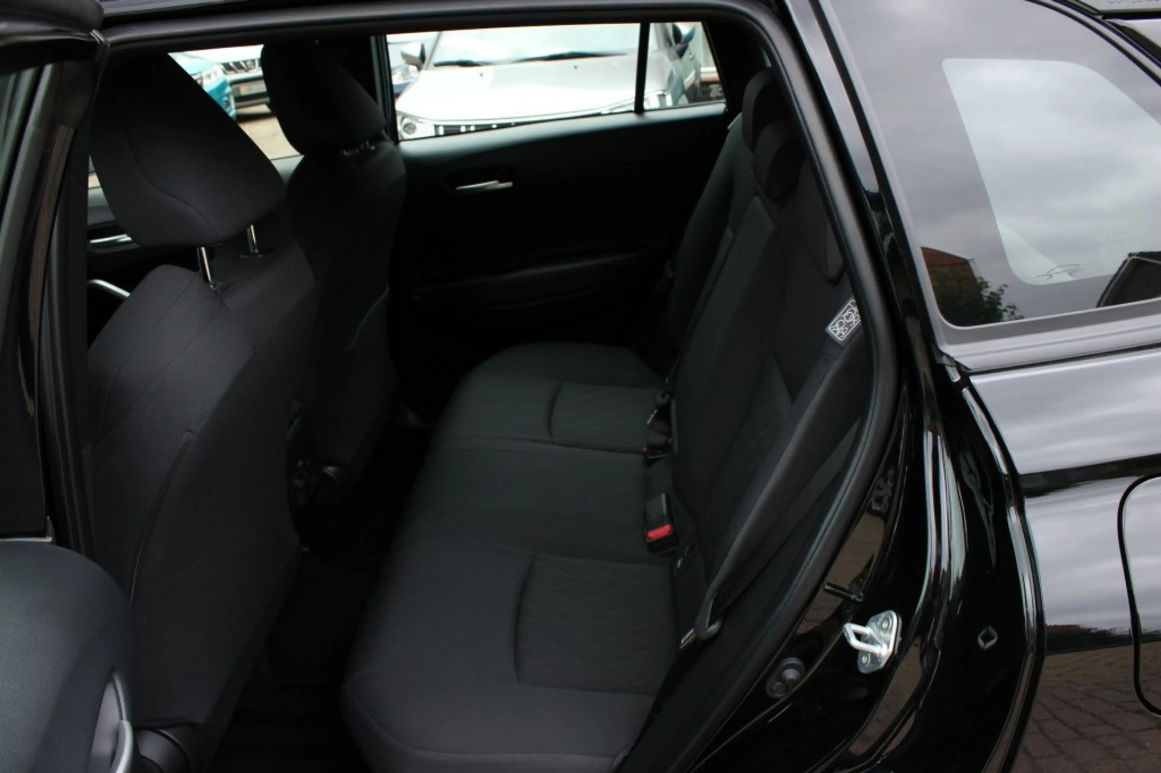 Toyota Corolla Cross HYBRID 140 STYLE / Rijklaarprijs — photo 10
