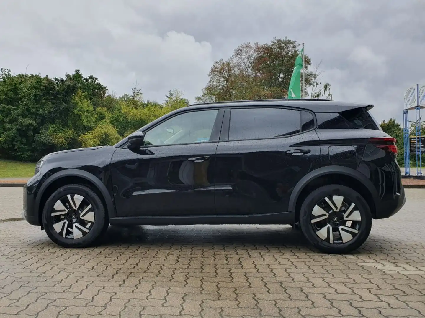 Opel Frontera 1.2 DI Hybrid 48V eDCT GS Schwarz - 1