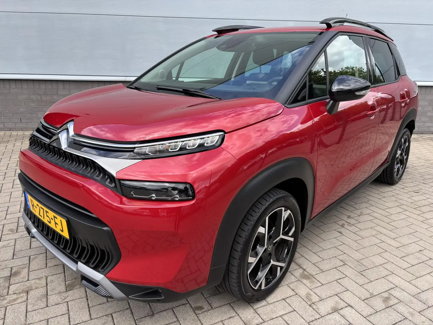 Citroen C3 Aircross 1.2 PureTech 130pk EAT6 Shine Automaat | Navigatie Rood - 2