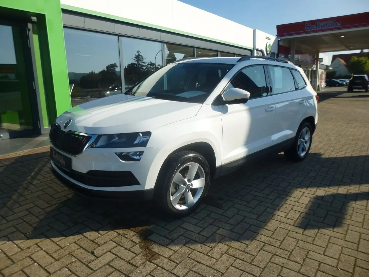 Skoda Karoq Ambition AHK Klima PDC Blanco - 1