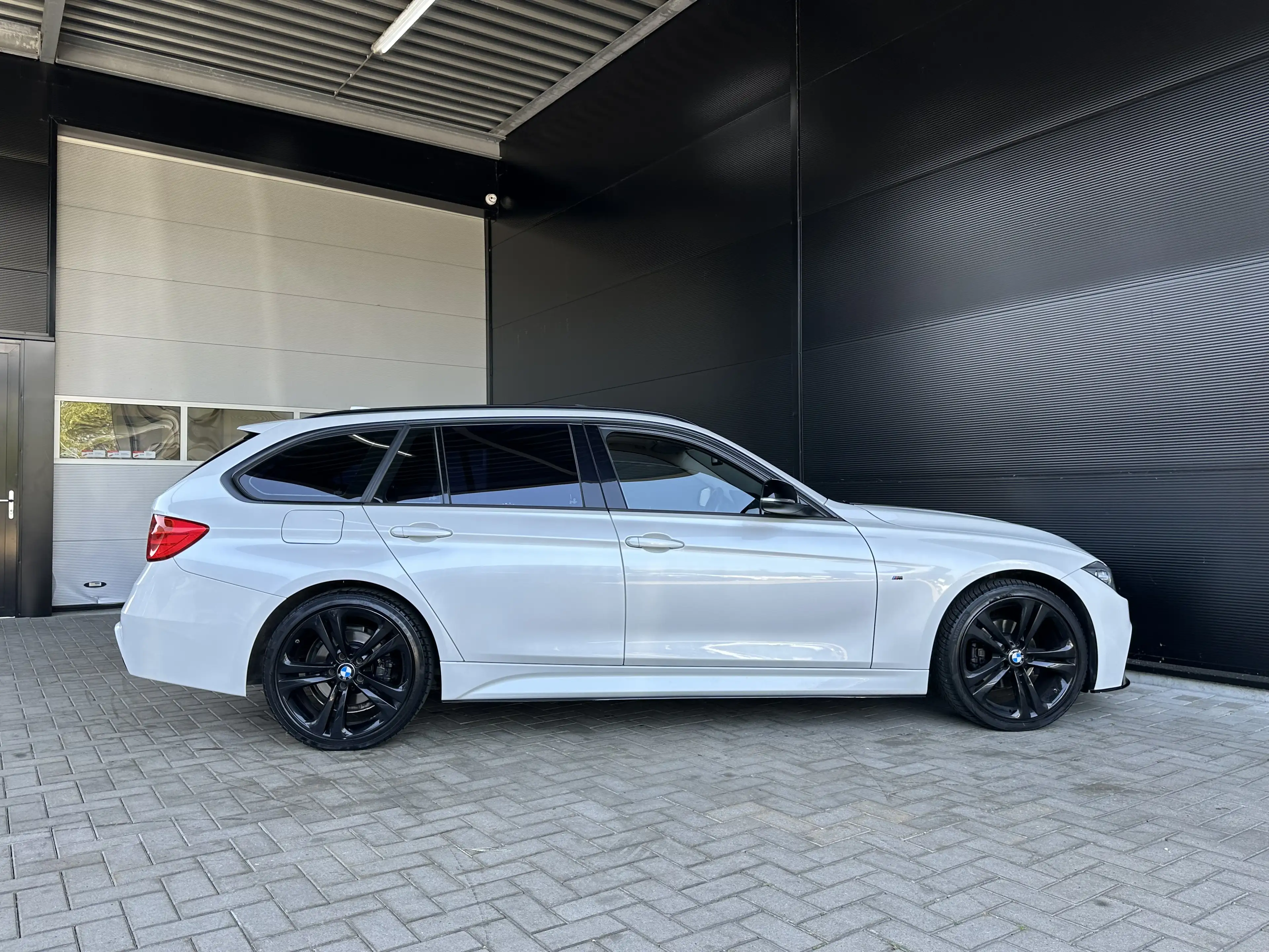 BMW 316 3 Serie 316i AUT | M-SPORT | PANODAK | Performance — photo 12
