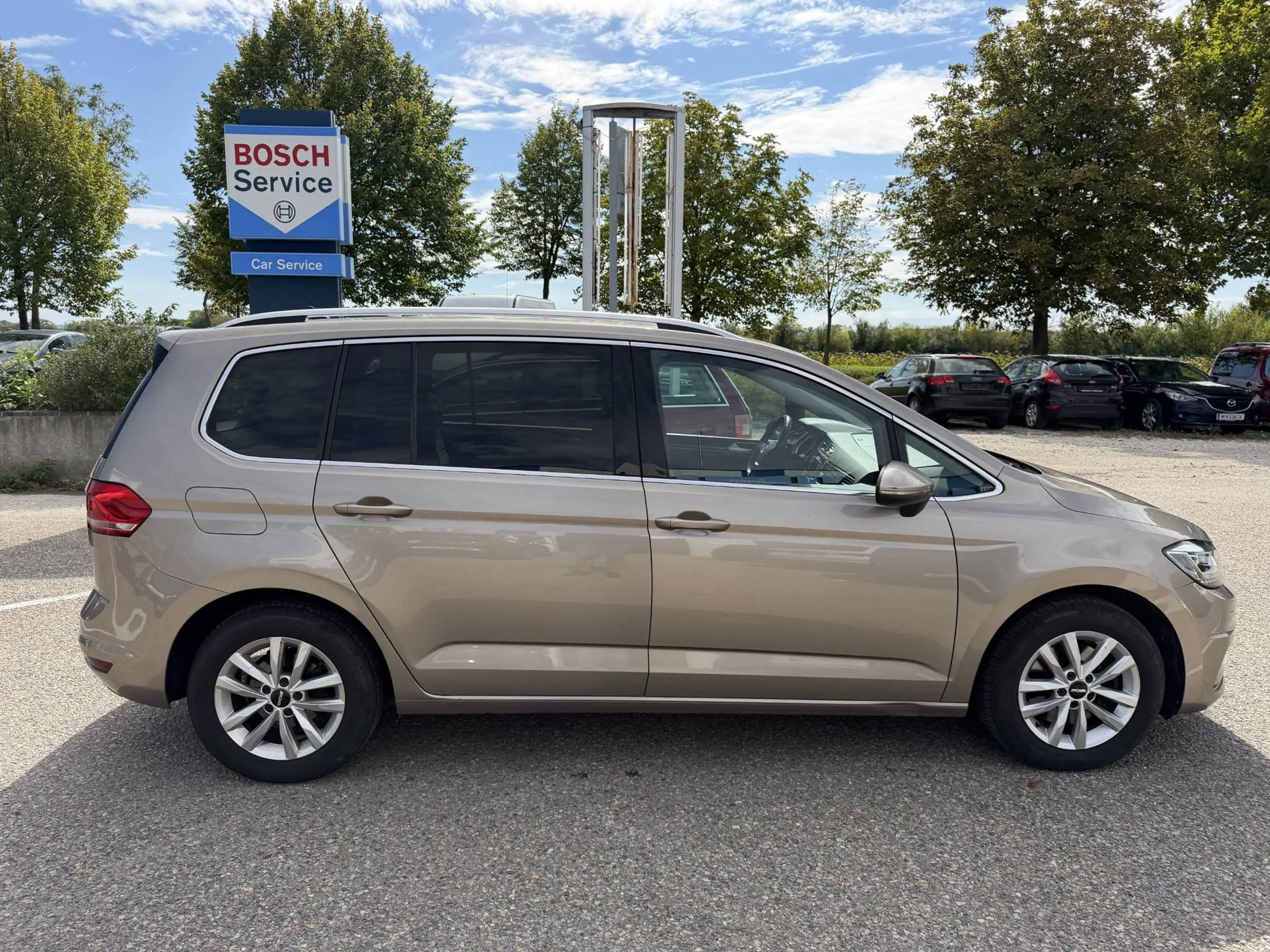 Volkswagen Touran Highline TDI DSG*1Besitz*TOPZustand*AHK*Kamera*Sitzh* — photo 3