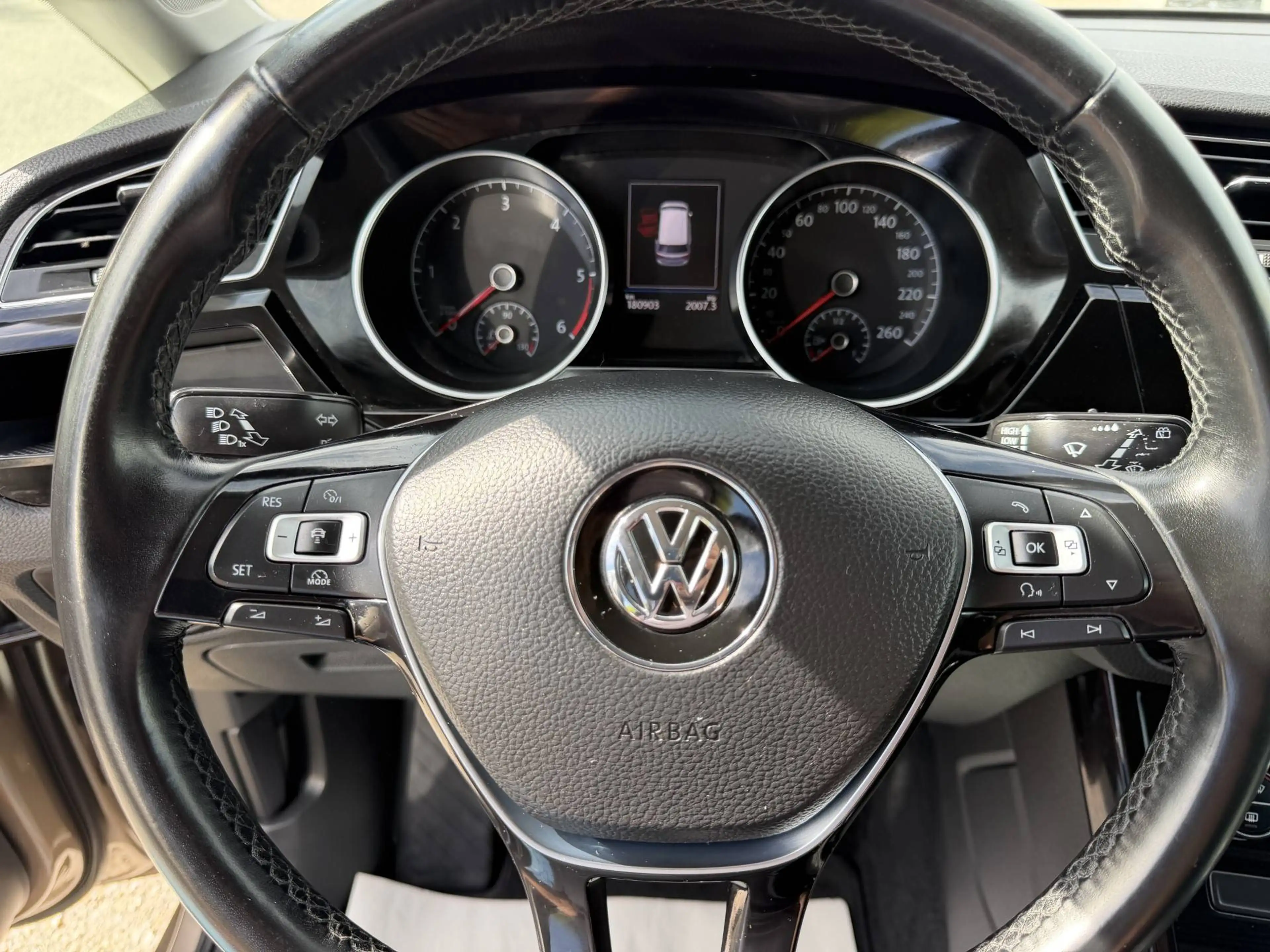 Volkswagen Touran Highline TDI DSG*1Besitz*TOPZustand*AHK*Kamera*Sitzh* — photo 14