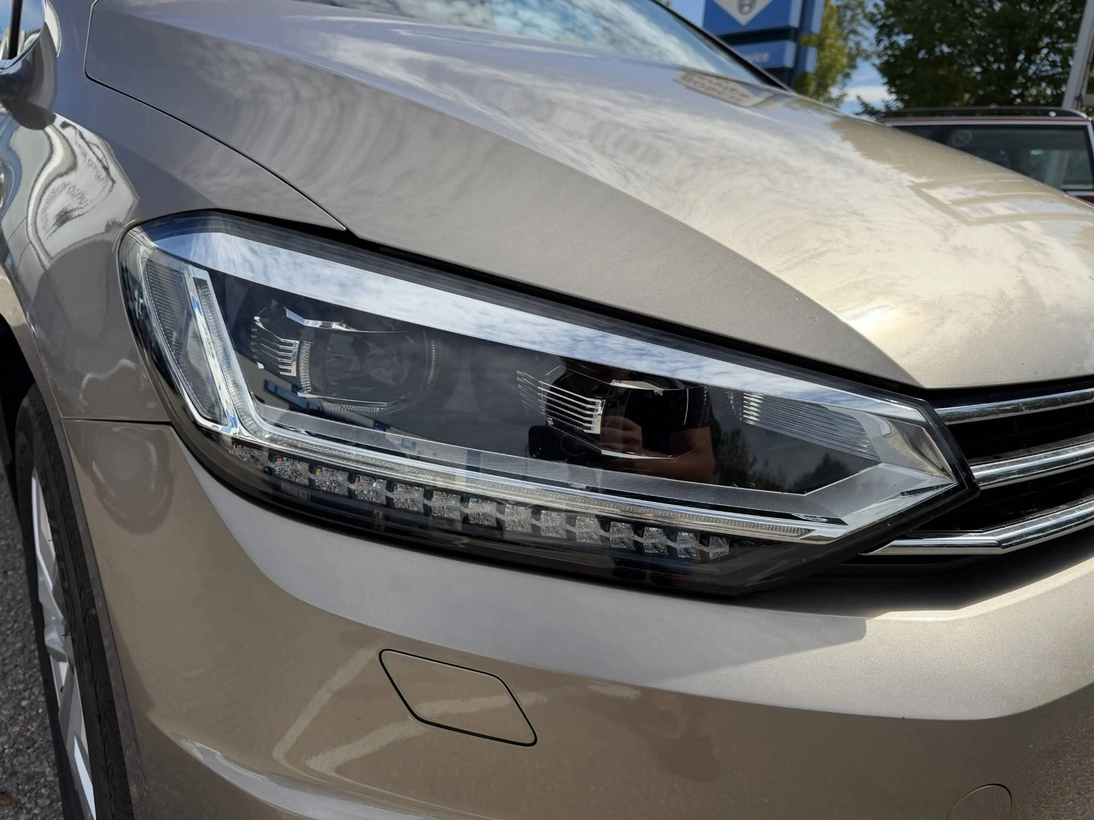 Volkswagen Touran Highline TDI DSG*1Besitz*TOPZustand*AHK*Kamera*Sitzh* — photo 6