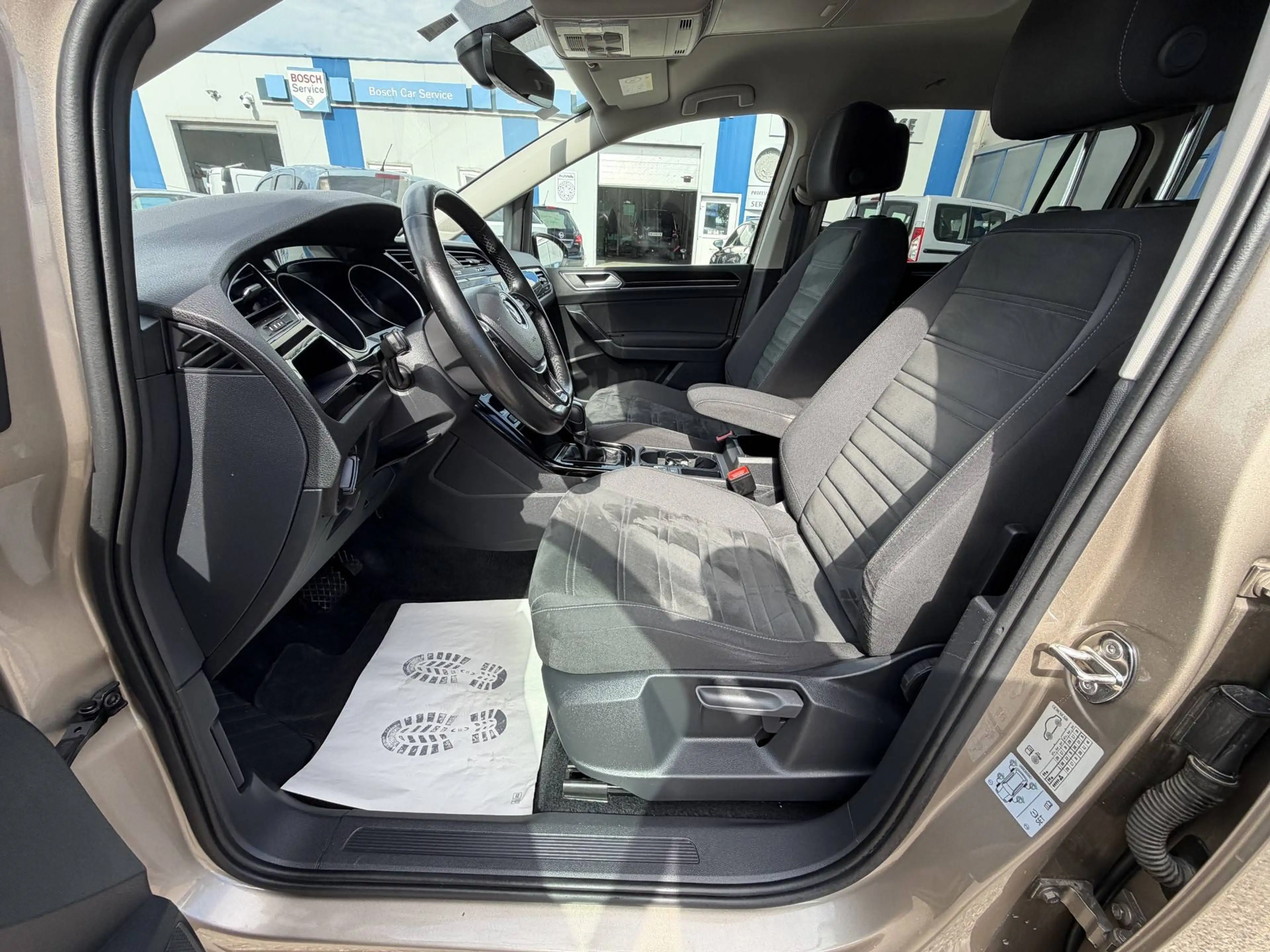 Volkswagen Touran Highline TDI DSG*1Besitz*TOPZustand*AHK*Kamera*Sitzh* — photo 8