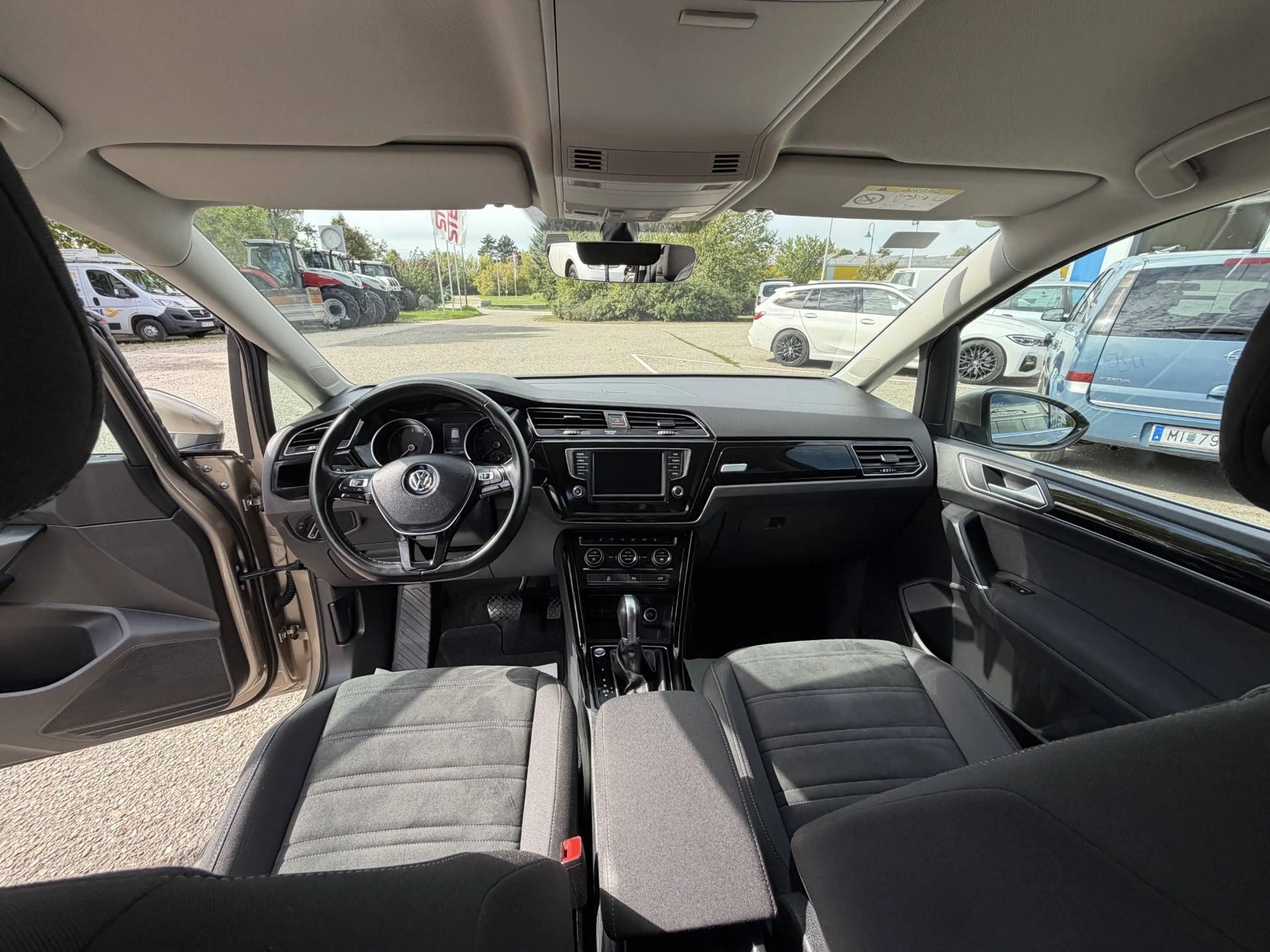 Volkswagen Touran Highline TDI DSG*1Besitz*TOPZustand*AHK*Kamera*Sitzh* — photo 9