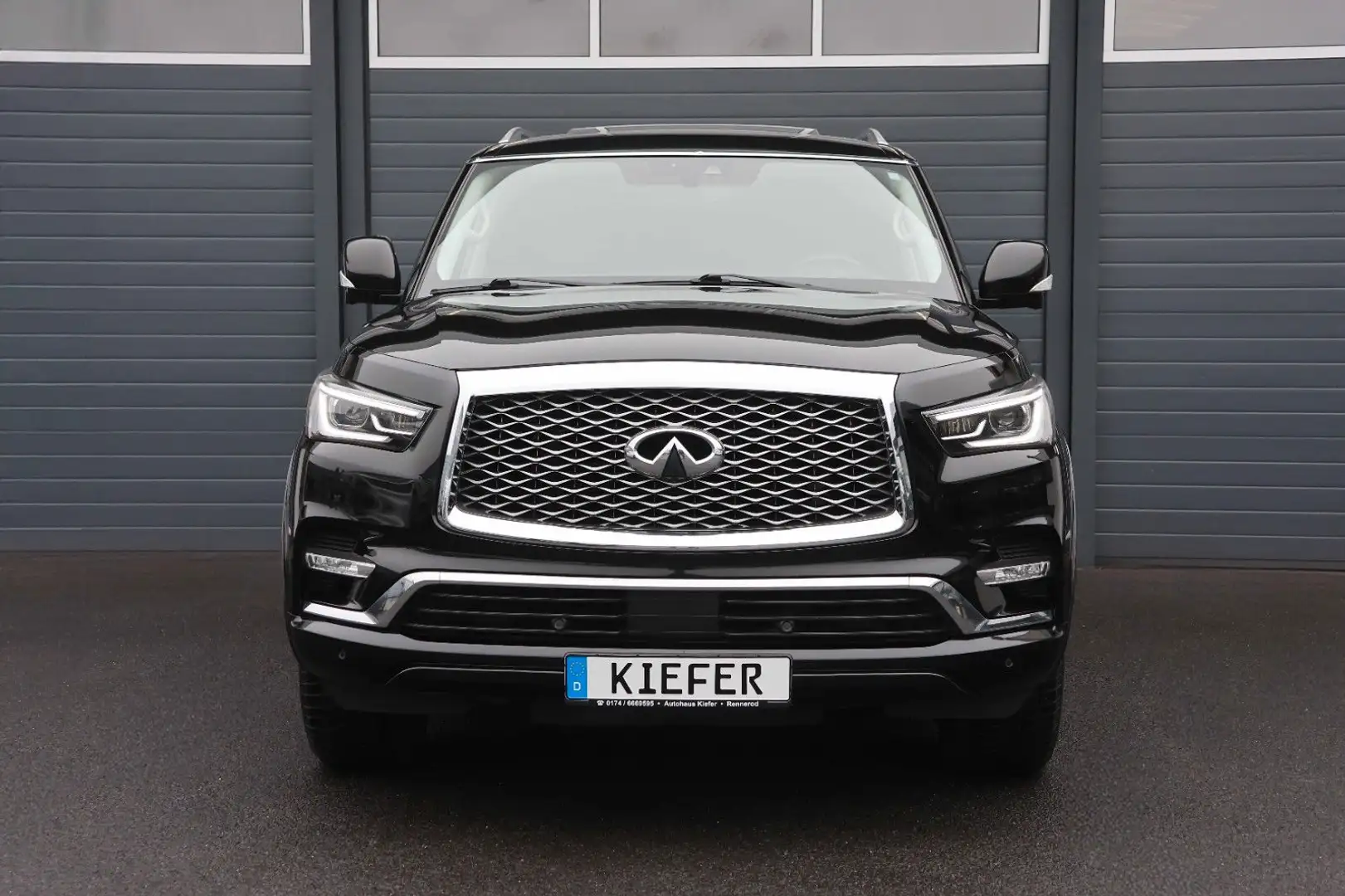 Infiniti QX80 5.6L V8/7-Sitzer/360/BOSE/SHZ/LHZ/AHK/R20 Schwarz - 2