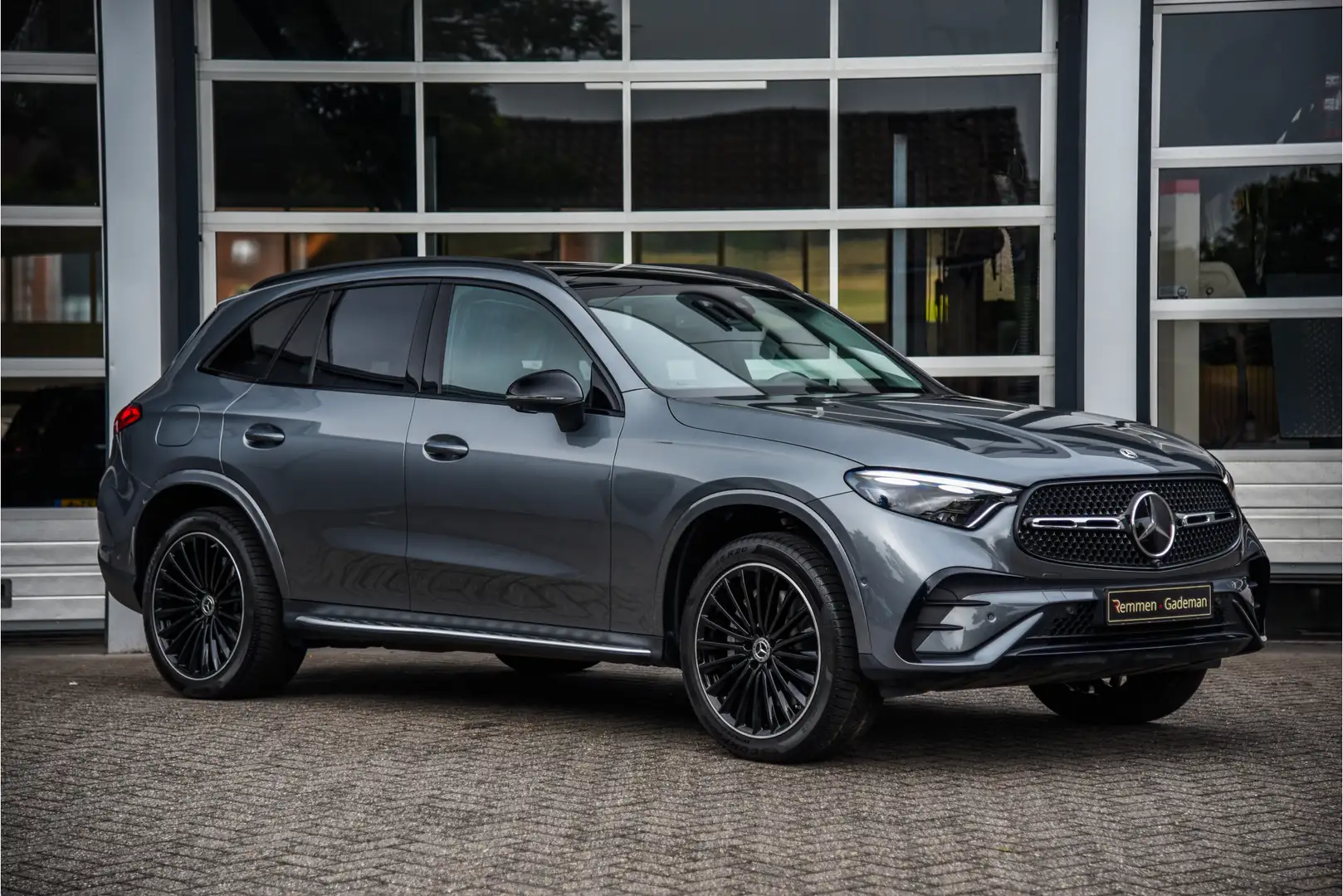 Mercedes-Benz GLC 400 400e 4MATIC AMG Line Gris - 1