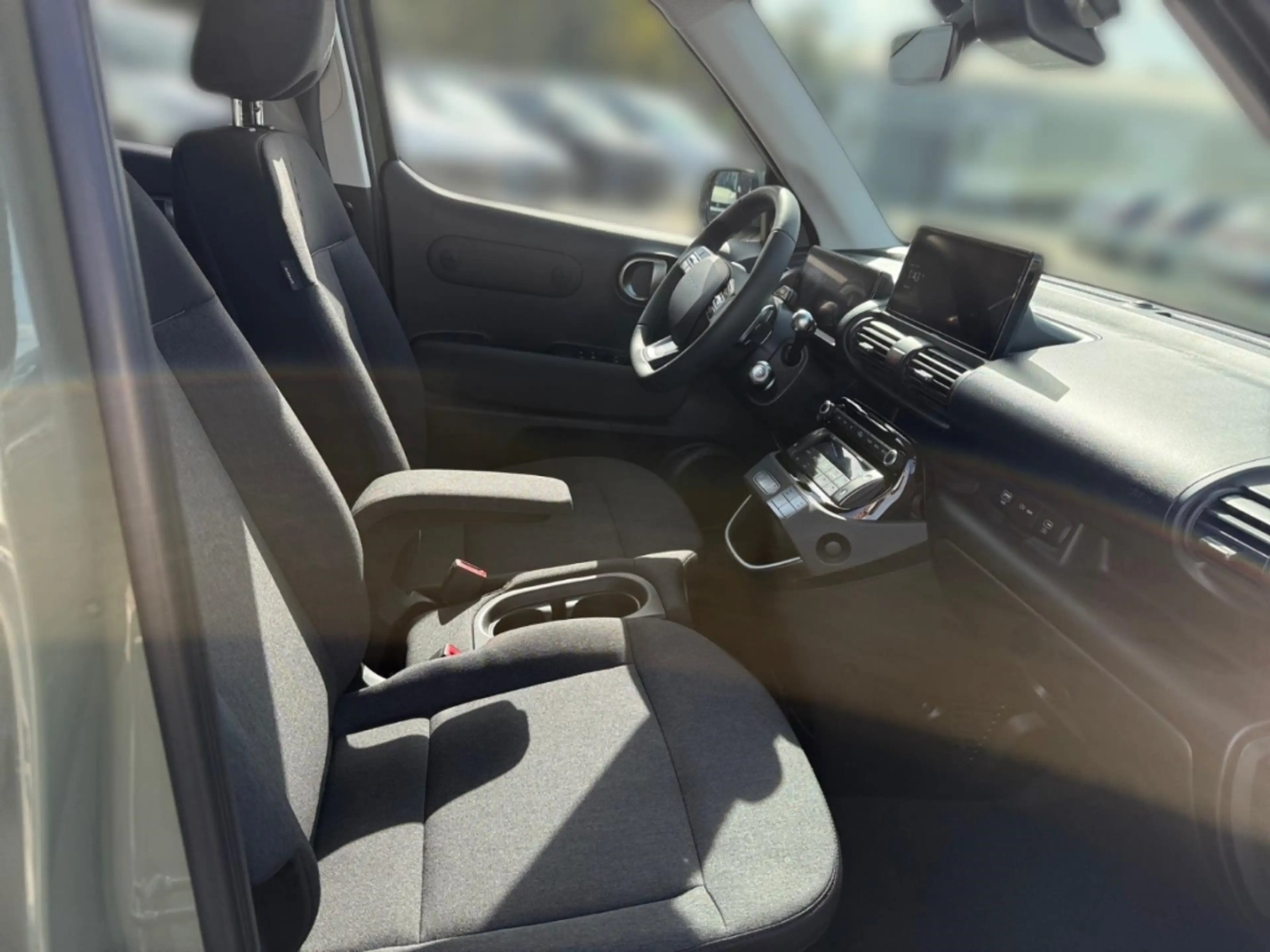 Hyundai Inster Prime*Carplay*Kamera*LED*Navi*SHZ*LHZ*17LM — photo 14