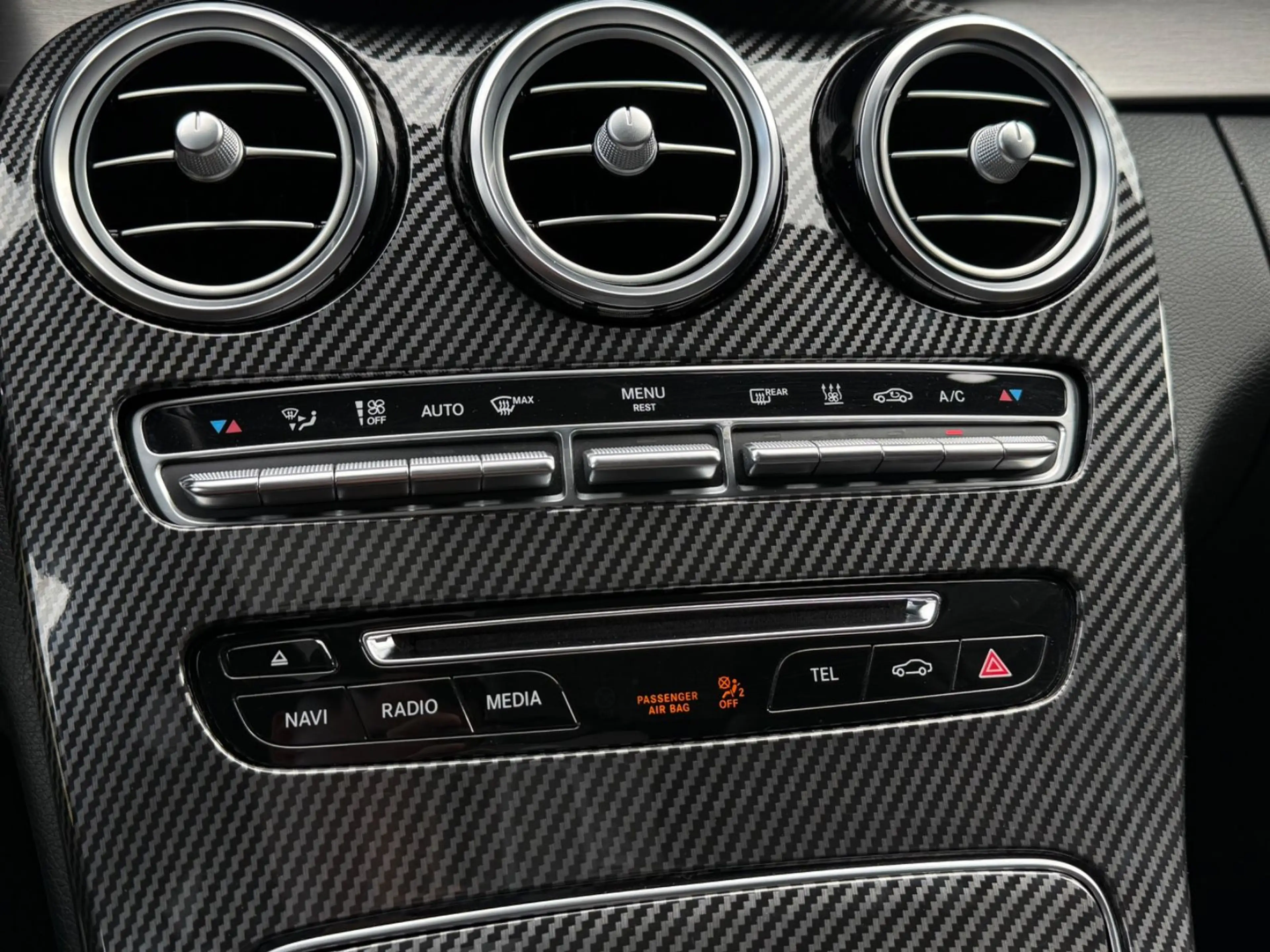 Mercedes-Benz C 250 9G CGI AMG NIGHT*PANO*STANDH*MEMO* — photo 10