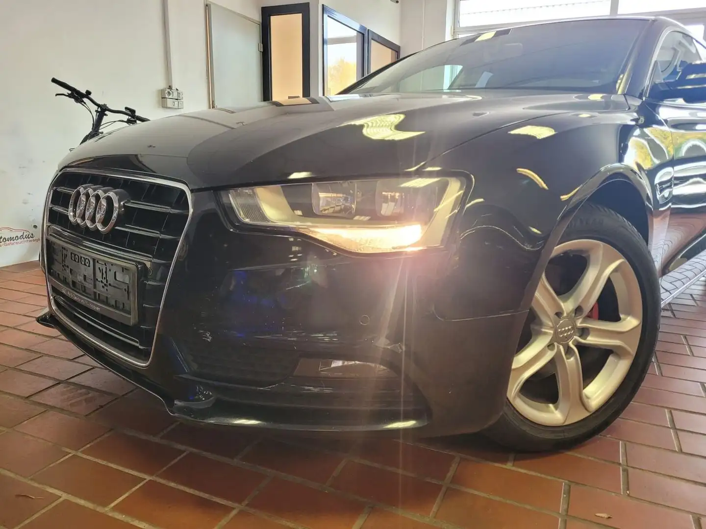 Audi A5 1.8 TFSI*Automatik*PDC*TÜV-NEU* Schwarz - 2