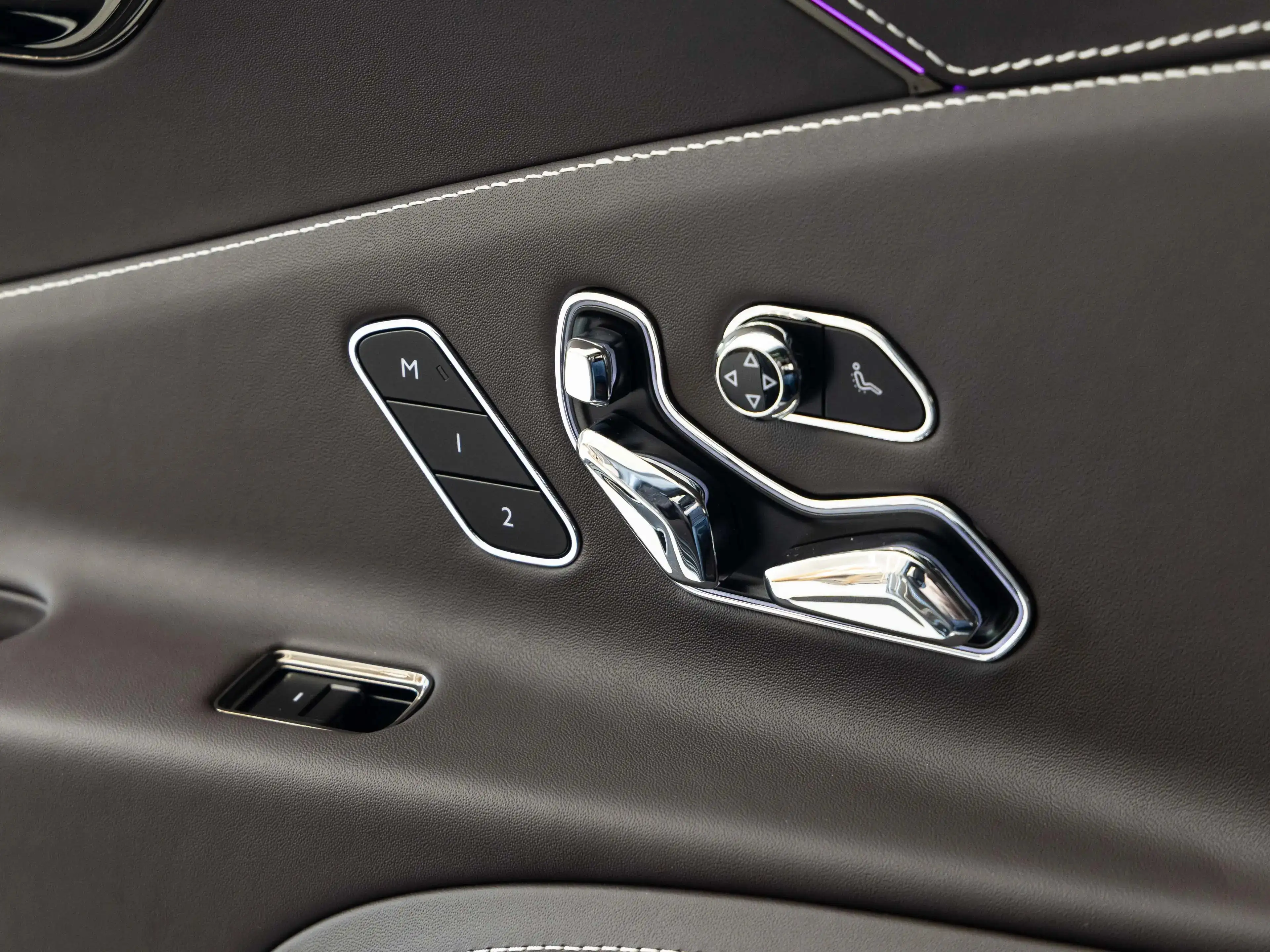 Bentley Flying Spur V8 Hybrid *B&O*Rotating*MY26* — photo 14
