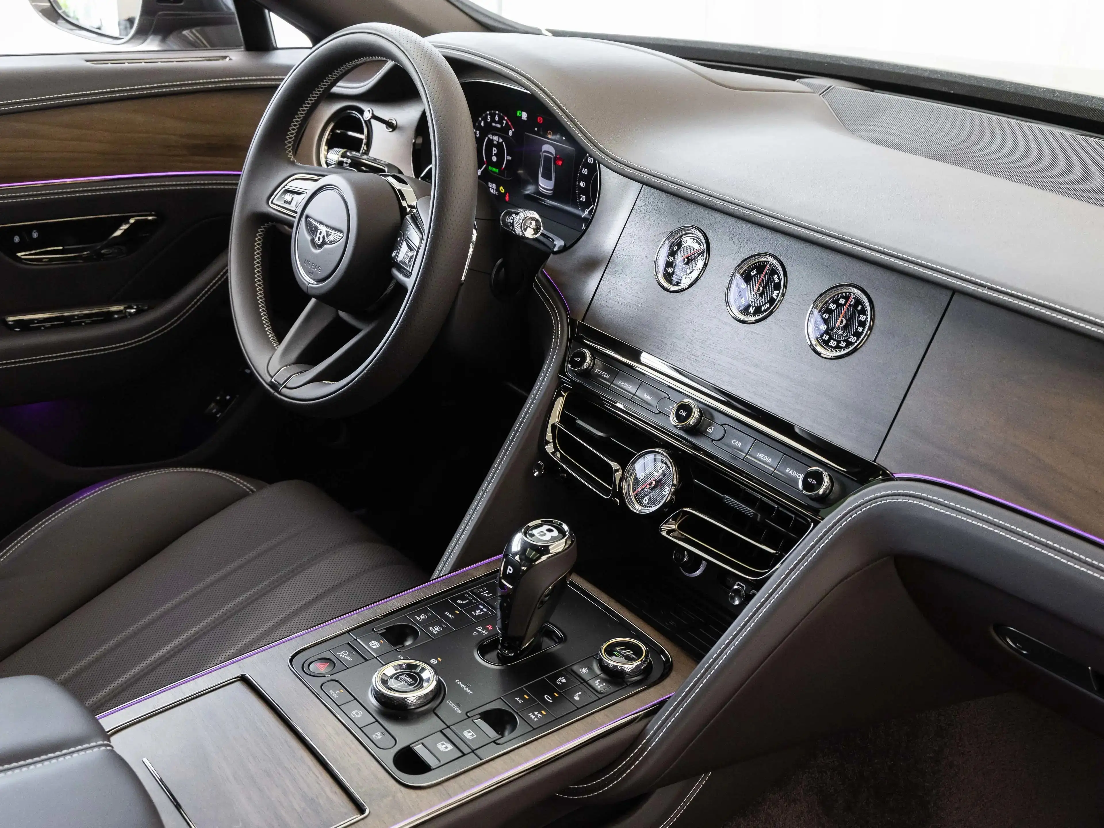 Bentley Flying Spur V8 Hybrid *B&O*Rotating*MY26* — photo 10
