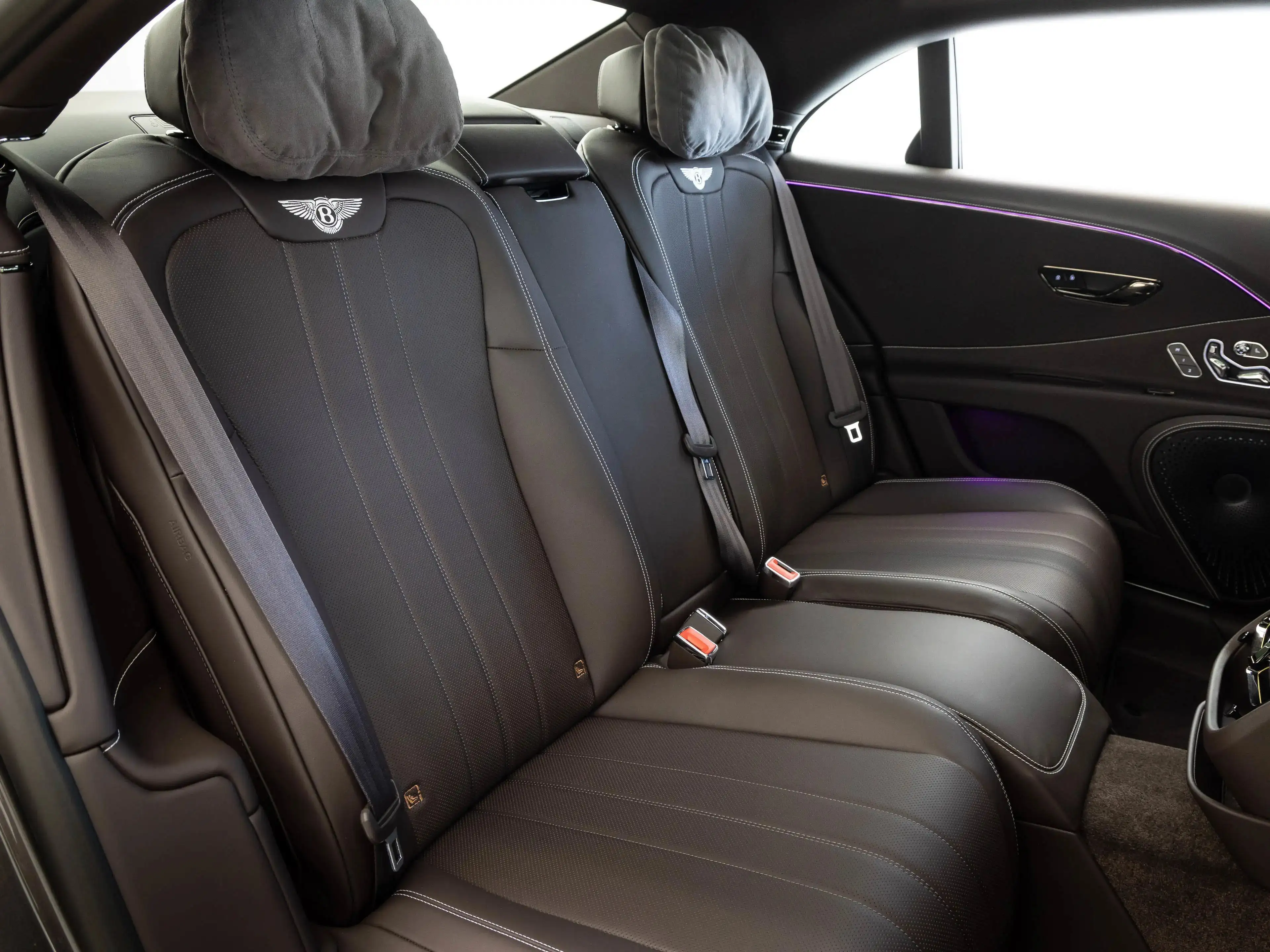Bentley Flying Spur V8 Hybrid *B&O*Rotating*MY26* — photo 13
