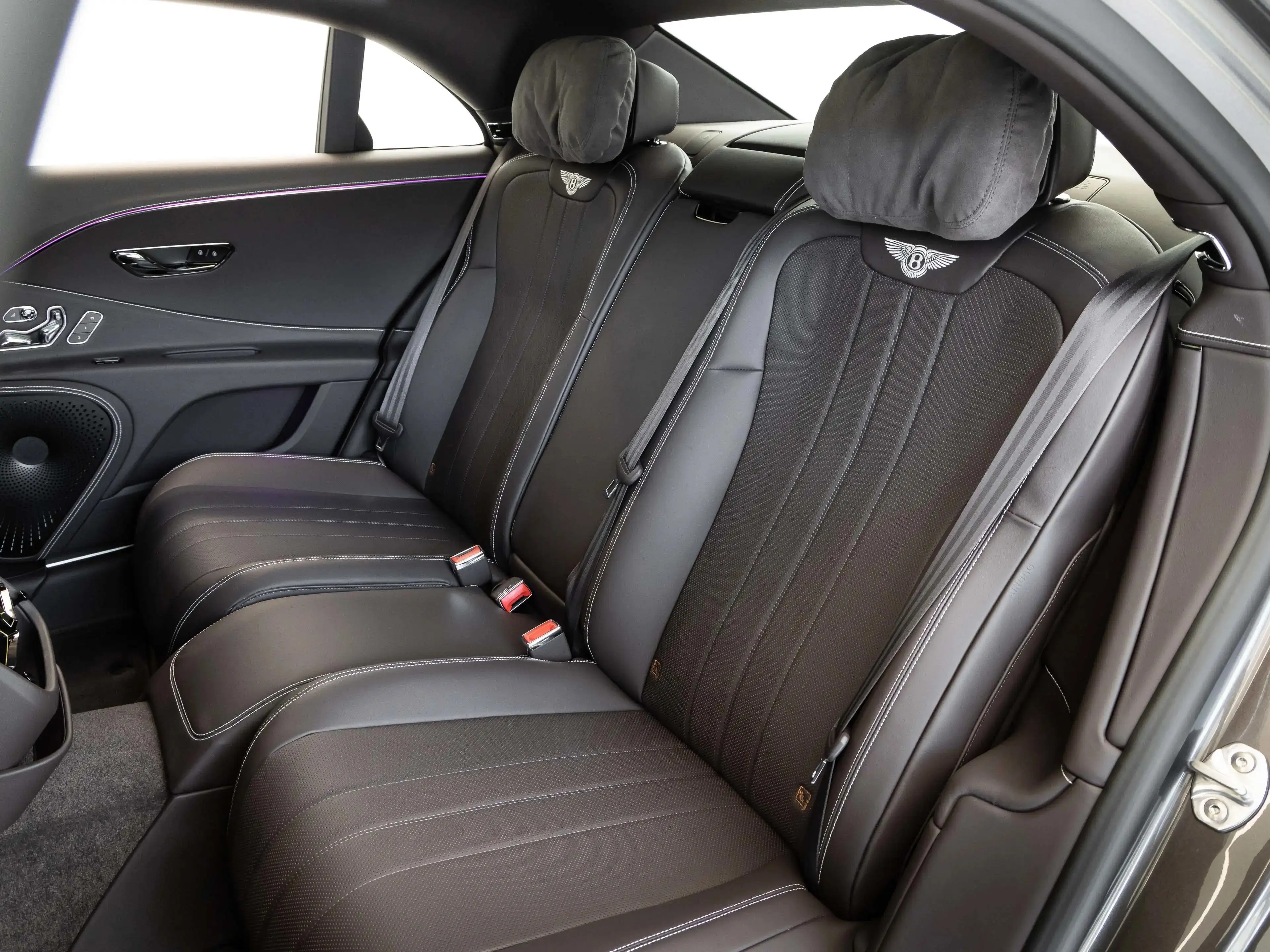 Bentley Flying Spur V8 Hybrid *B&O*Rotating*MY26* — photo 12