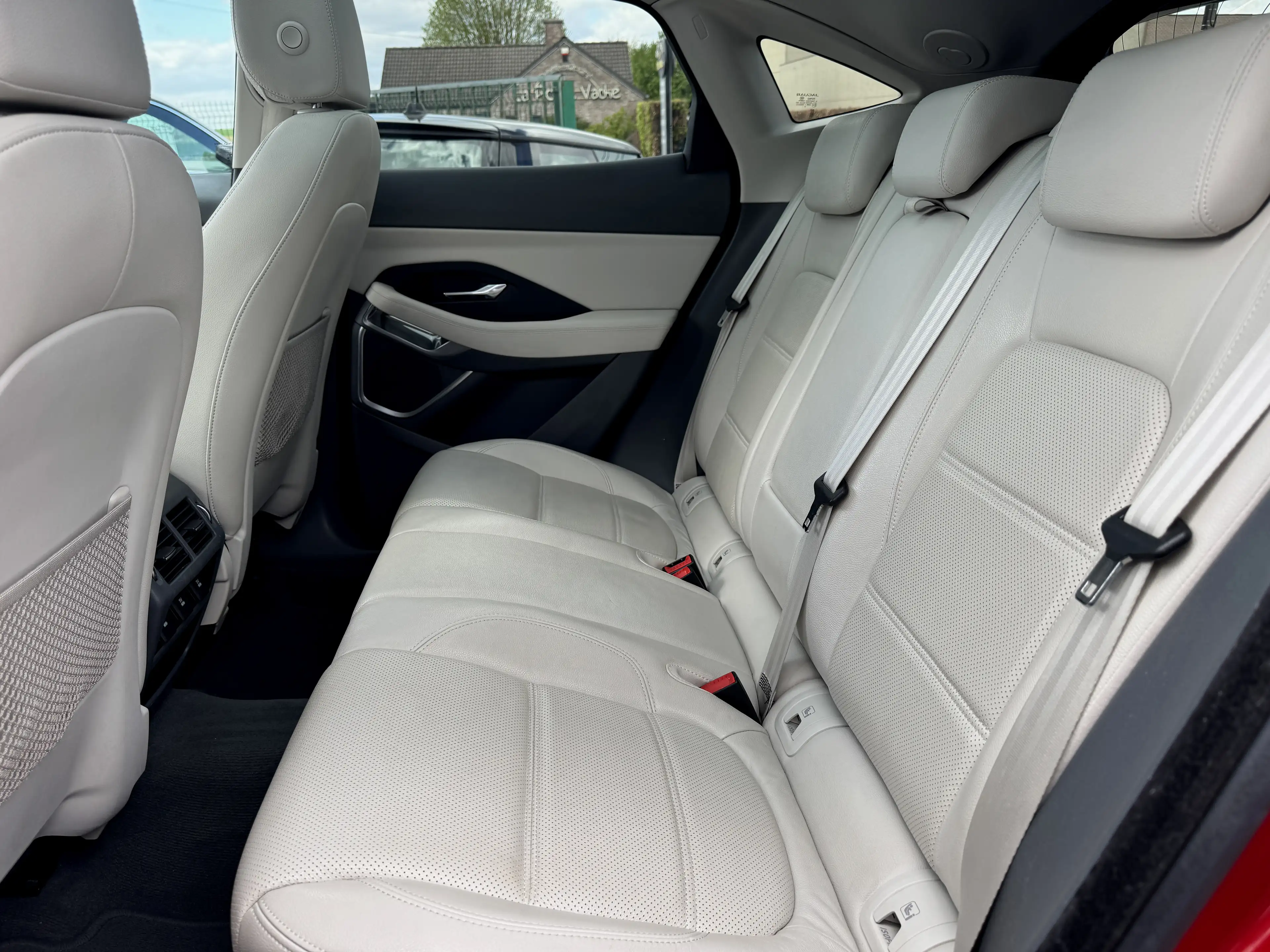Jaguar E-Pace E-Pace 2.0 D AWD /PANO/CUIR/CARPLAY/ *GARANTIE* — photo 13