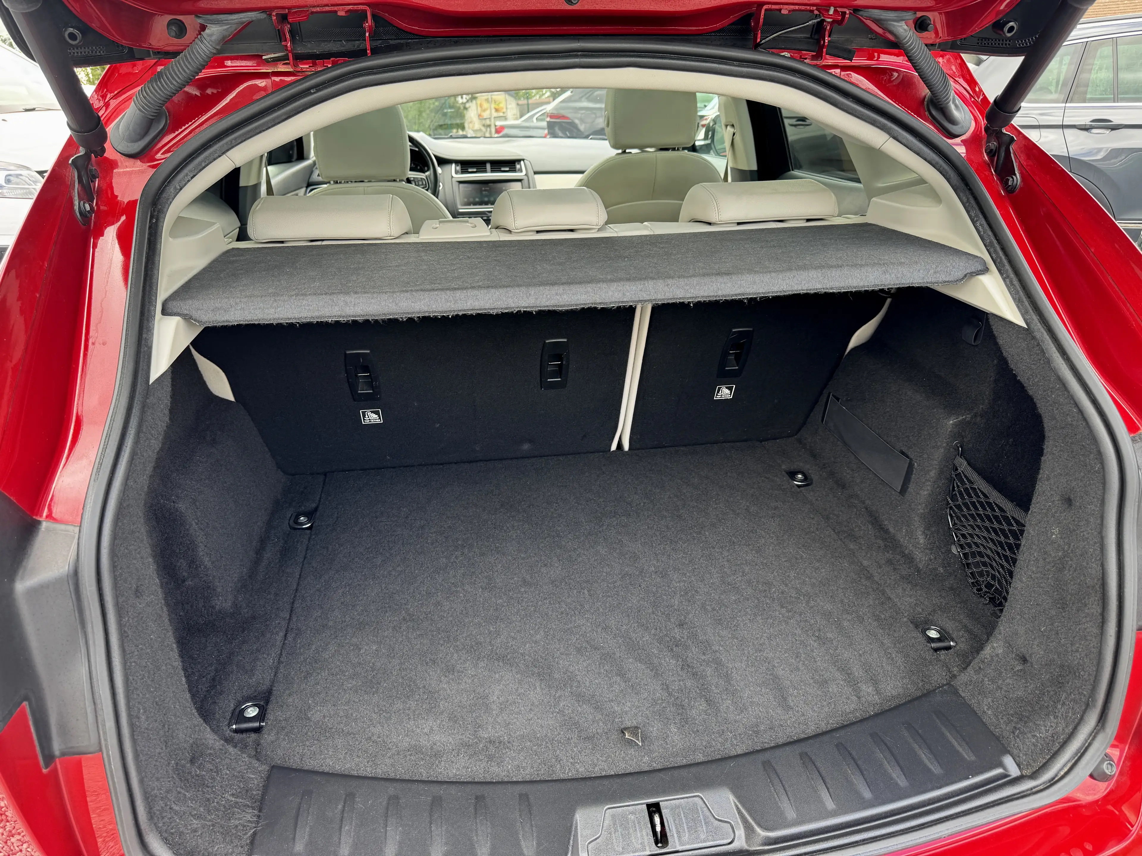 Jaguar E-Pace E-Pace 2.0 D AWD /PANO/CUIR/CARPLAY/ *GARANTIE* — photo 9