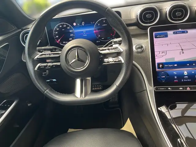 Mercedes-Benz C-Class view 9