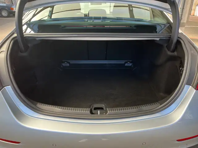 Mercedes-Benz C-Class view 7