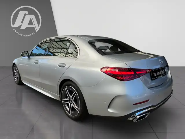 Mercedes-Benz C-Class view 3