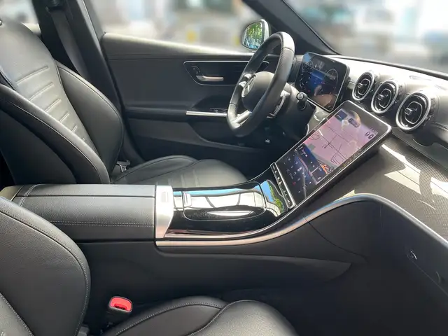 Mercedes-Benz C-Class view 10