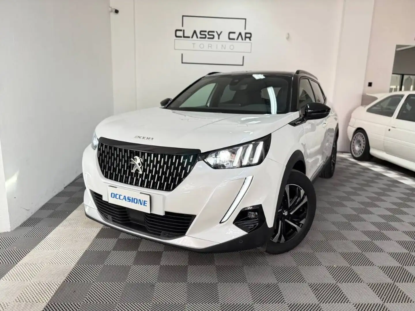 Peugeot 2008 1.5 Hdi 130cv GT Pack Automatica 8 Bianco - 2