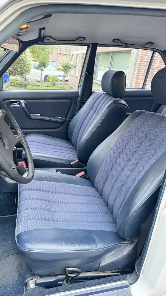 Mercedes-Benz 200 W123, foto 8