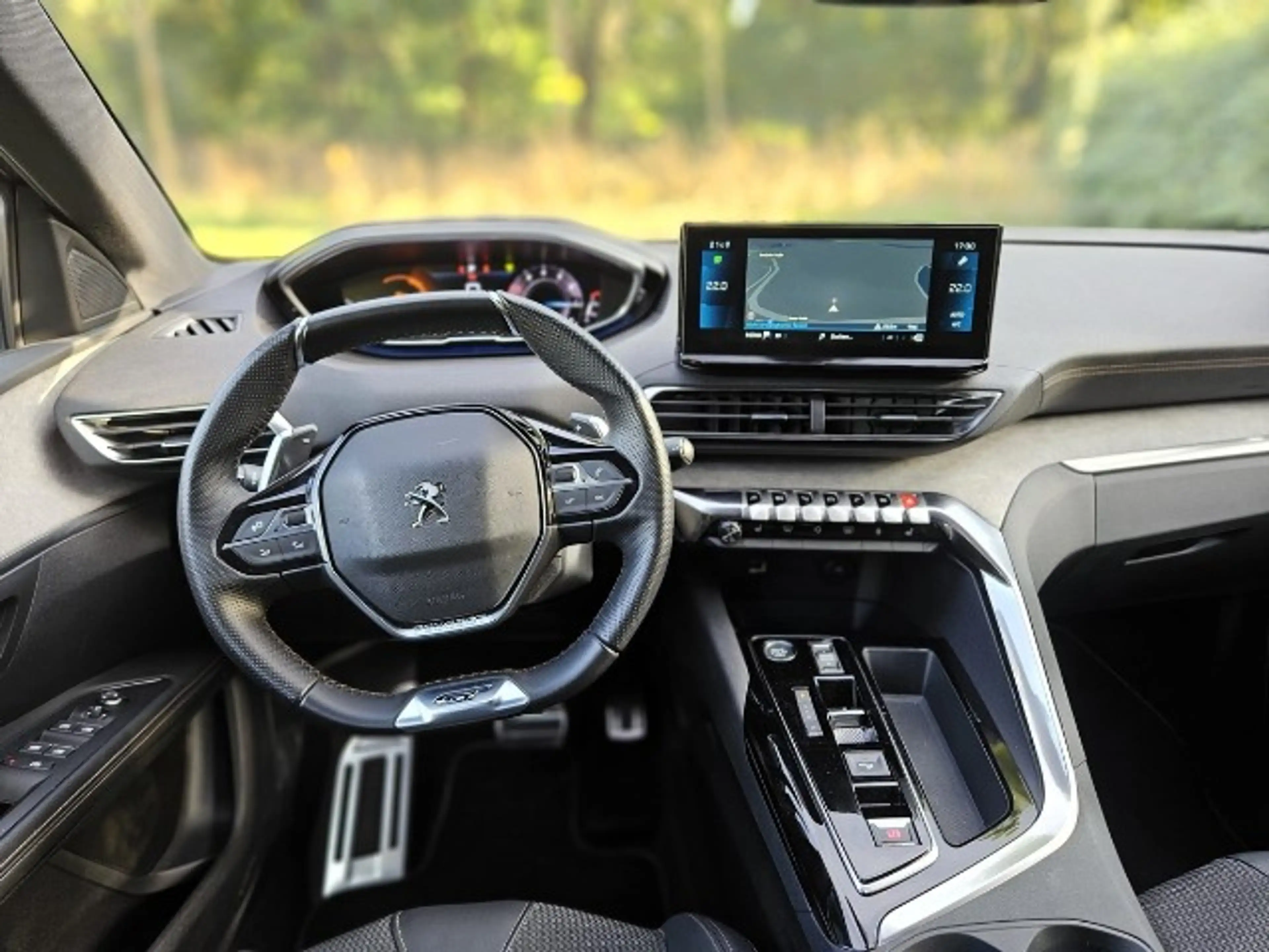 Peugeot 5008 GT PureTech 130 EAT8 Automatik Grip Control AHK — photo 12