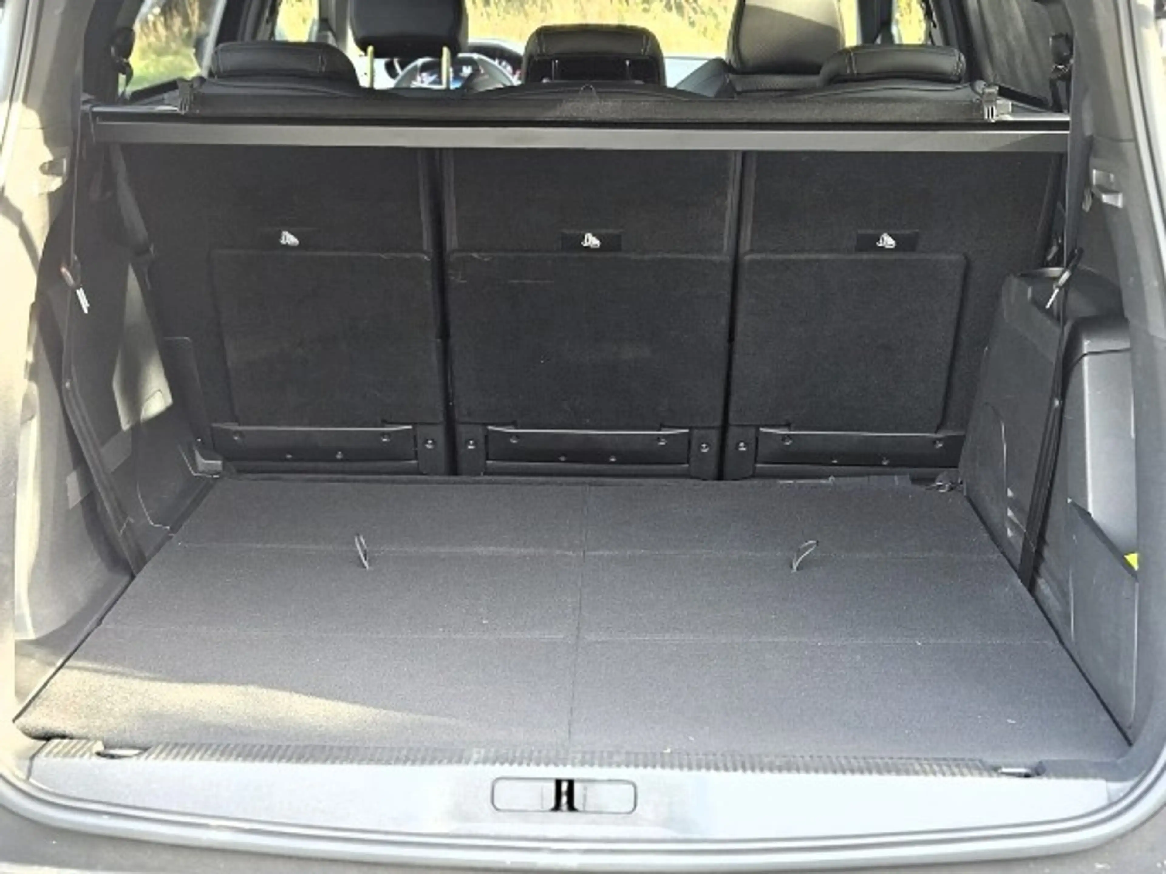 Peugeot 5008 GT PureTech 130 EAT8 Automatik Grip Control AHK — photo 11