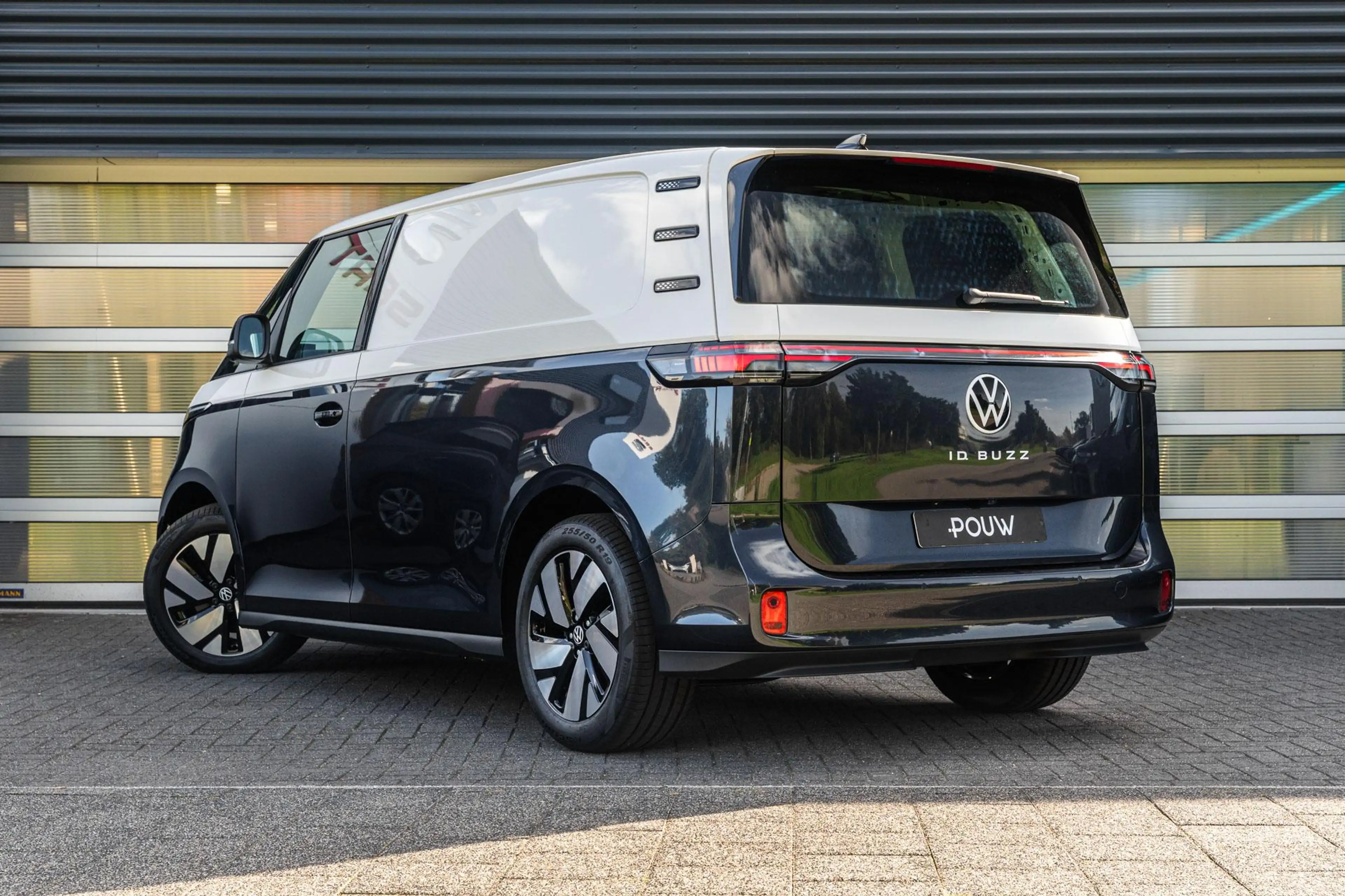 Volkswagen ID. Buzz Cargo 190pk Bulli Limited Edition 59 kWh | Stoelen Pakke — photo 14