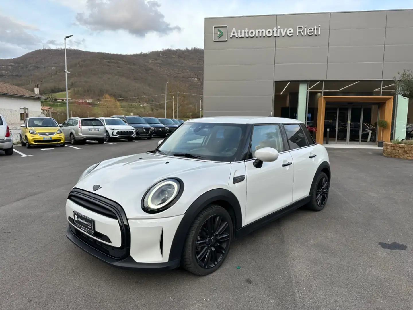 MINI Cooper Cooper Classic 5 porte Wit - 1