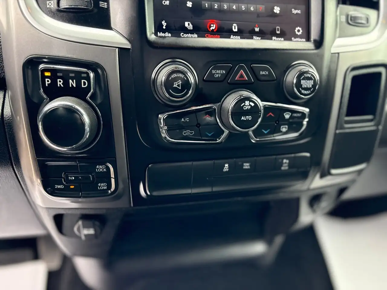 RAM 1500 снимка RAM 1500