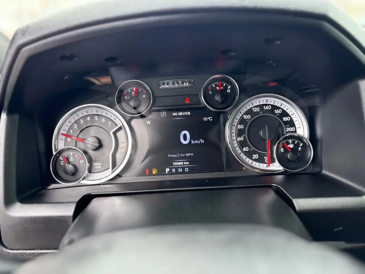 RAM 1500 снимка RAM 1500