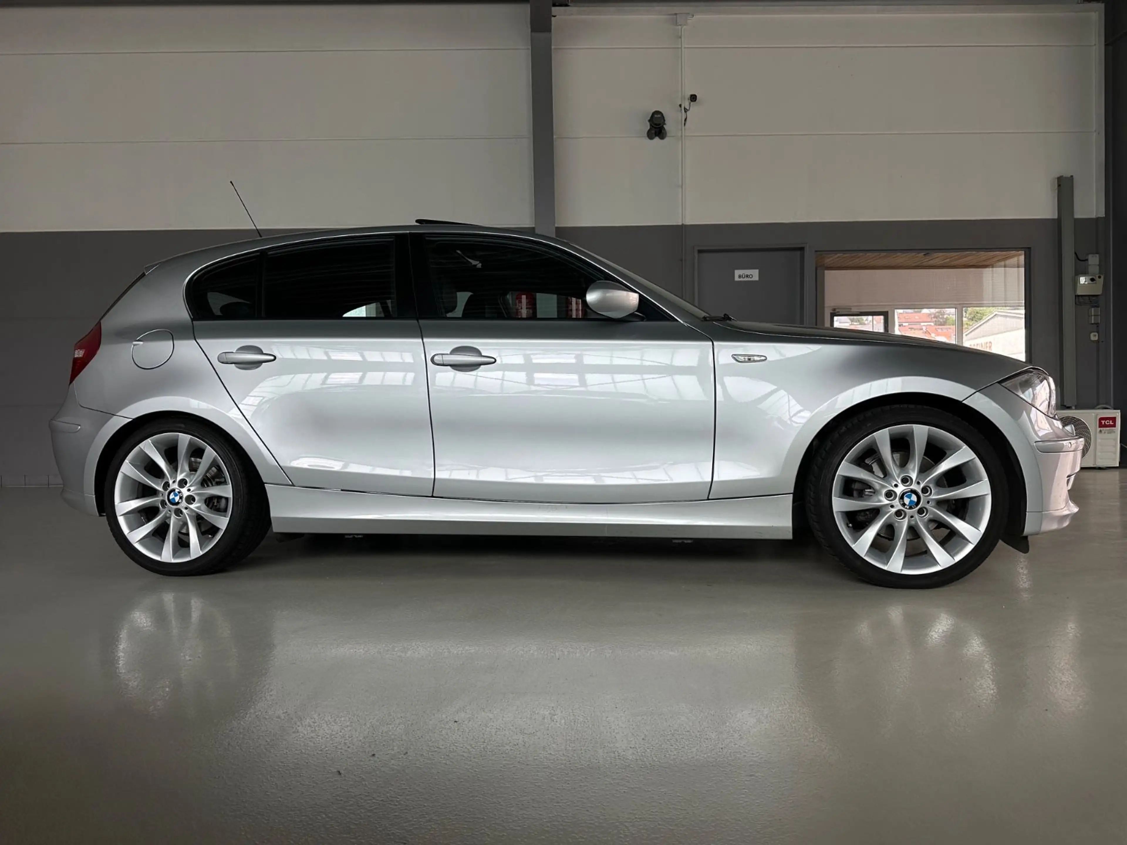 BMW 120 d Limousine PDC/Schiebedach/Navi — photo 7