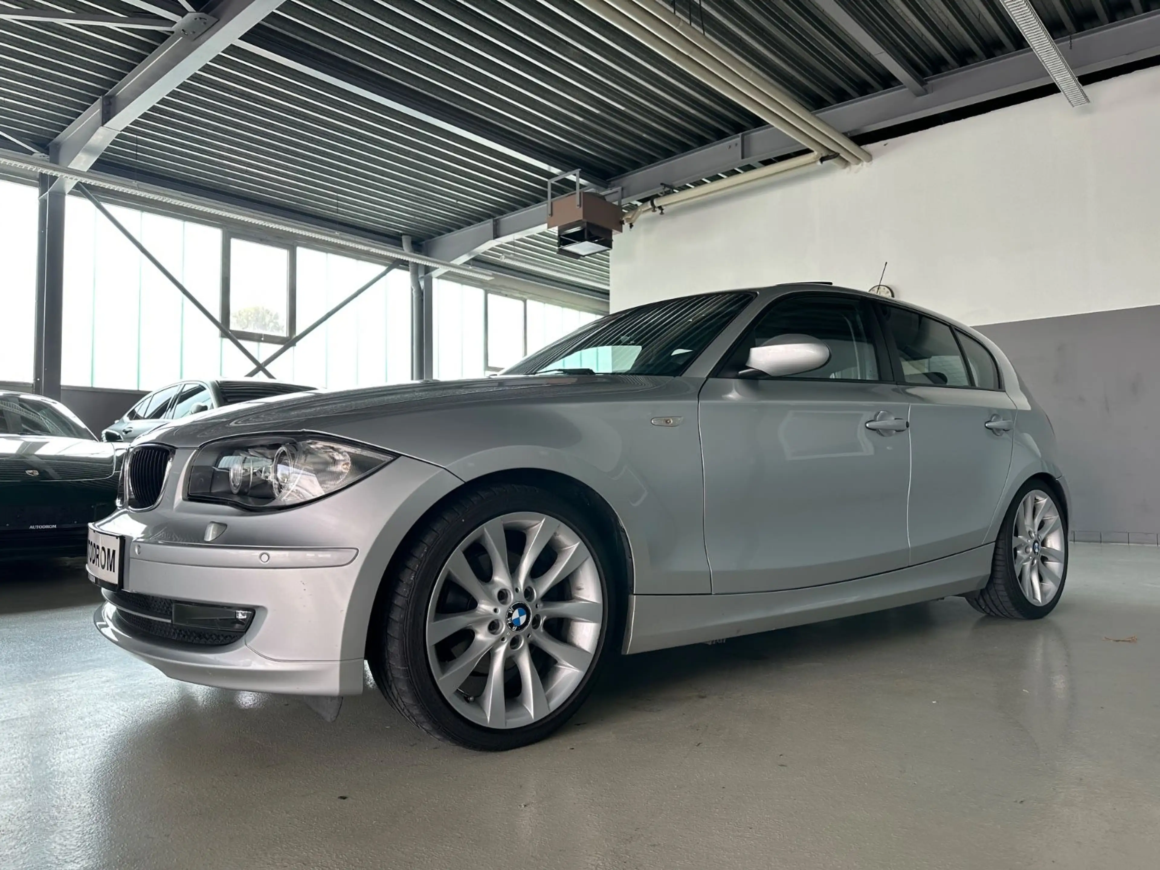BMW 120 d Limousine PDC/Schiebedach/Navi — photo 5