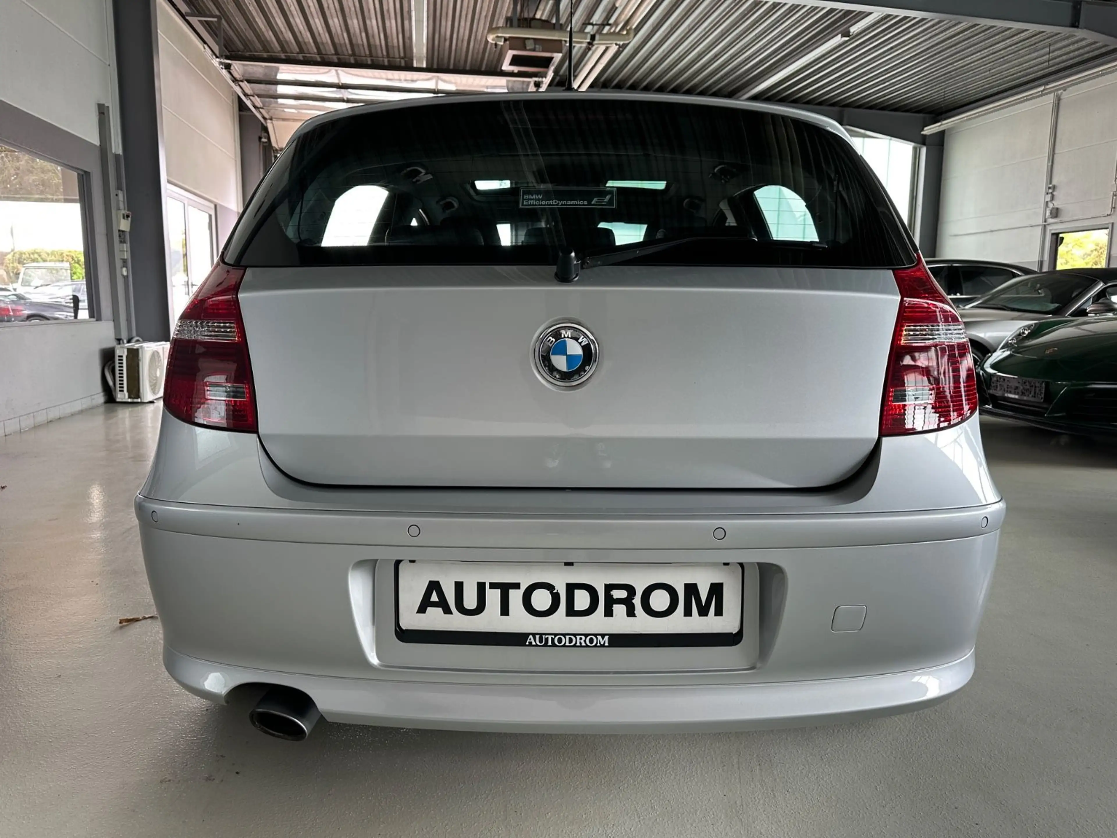 BMW 120 d Limousine PDC/Schiebedach/Navi — photo 9