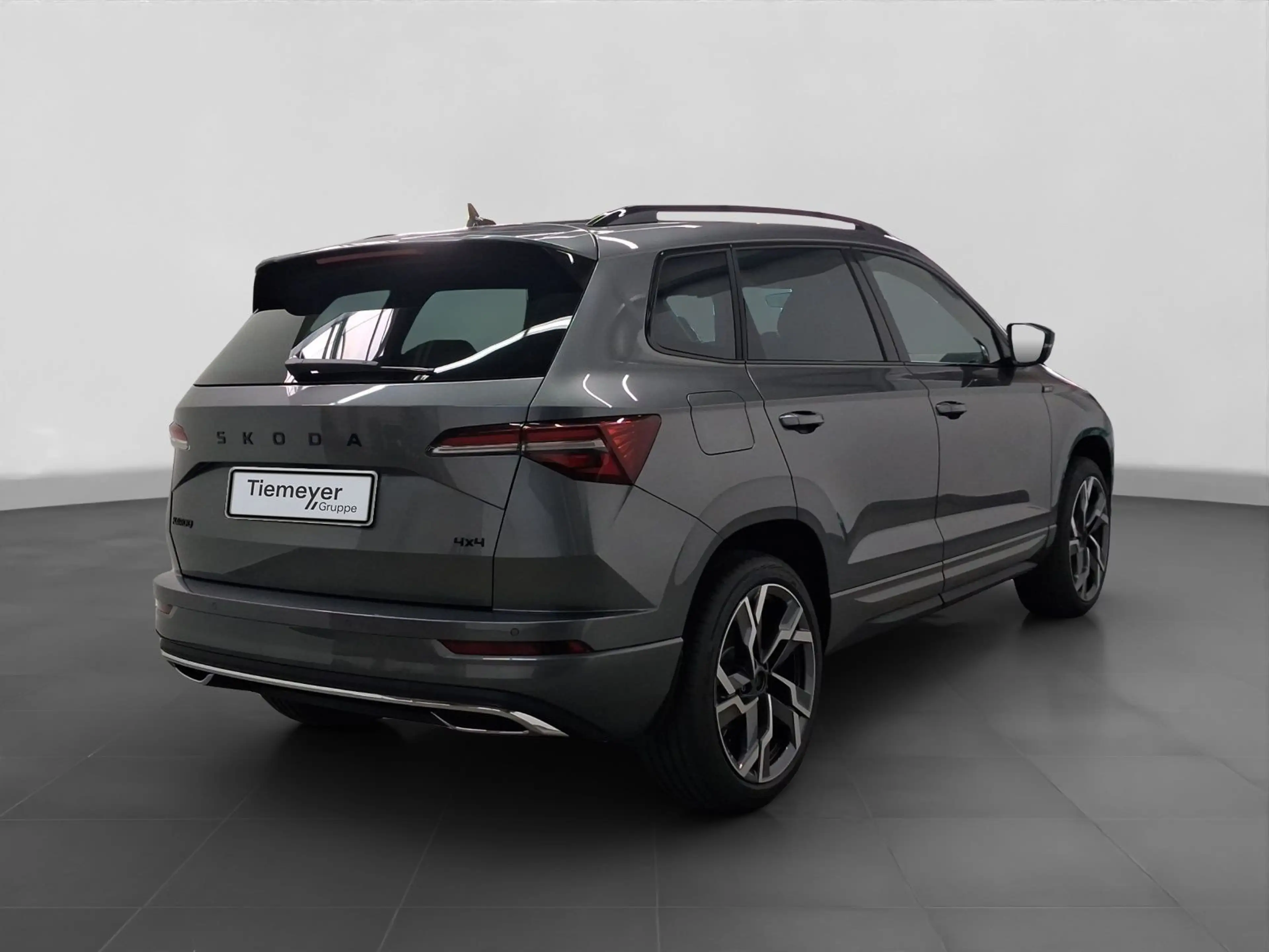 Skoda Karoq 2.0 TSI DSG 4x4 SPORTLINE LM19 PANO AHK — photo 3