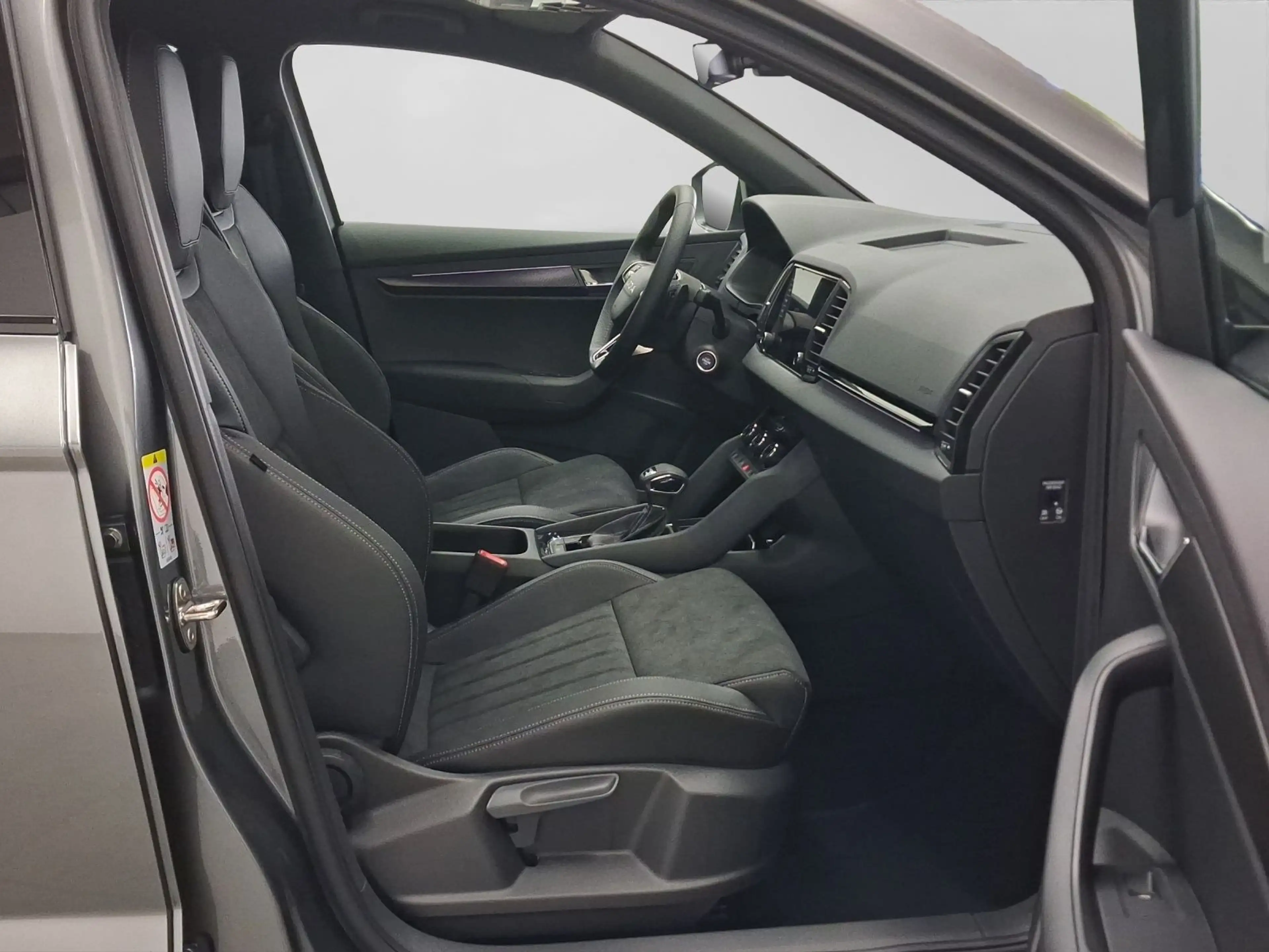 Skoda Karoq 2.0 TSI DSG 4x4 SPORTLINE LM19 PANO AHK — photo 4